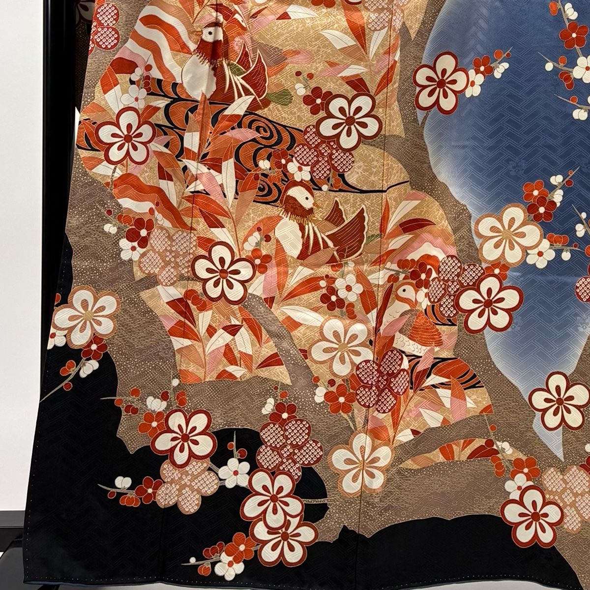 振袖 身丈164 5 cm 裄丈68 L 袷 吾妻徳穂 落款 鴛鴦 梅 金糸 金彩 薄茶色 正絹 秀品