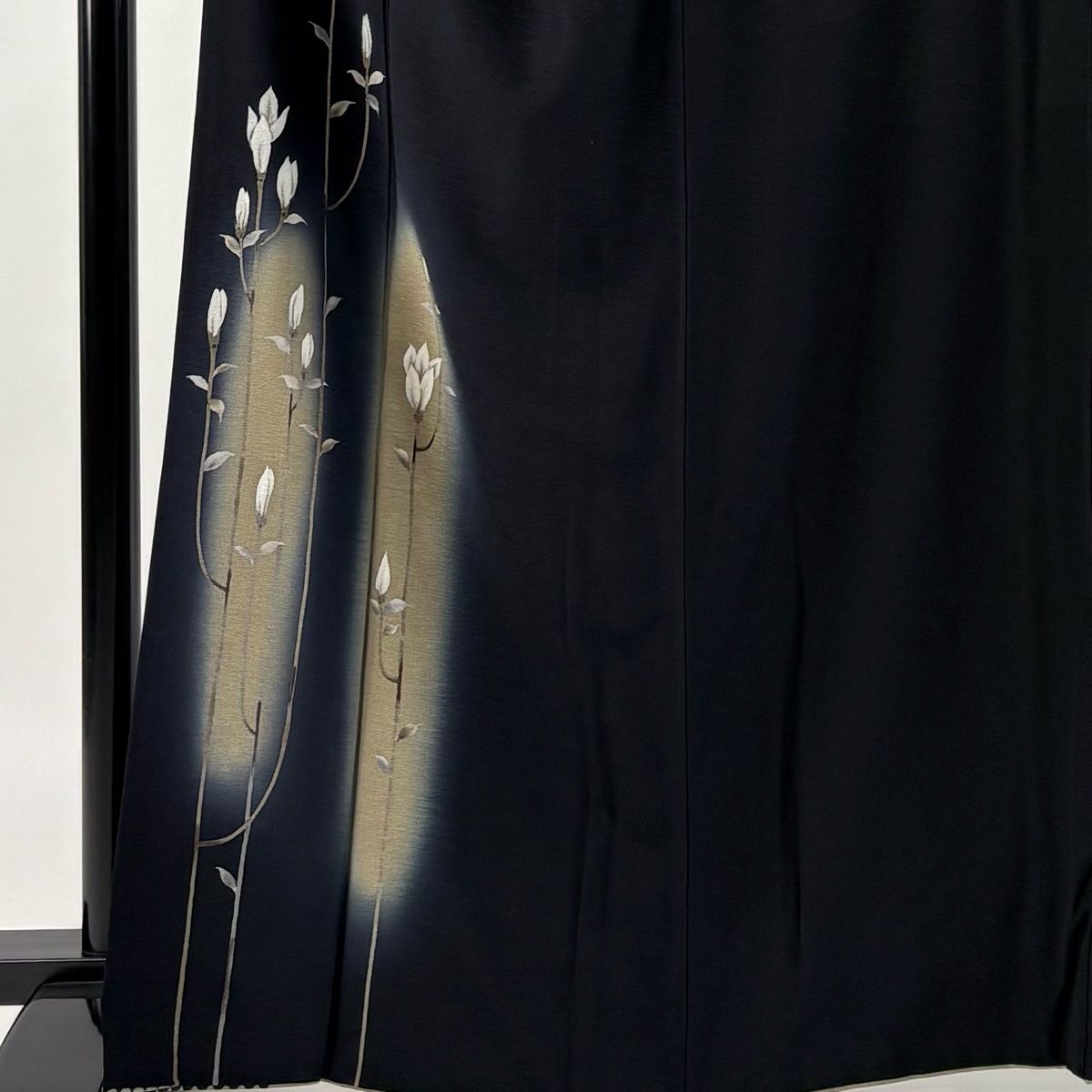 訪問着 身丈165 cm 裄丈67.5 L 袷 やまと 落款 草花 ぼかし 黒 正絹 秀品