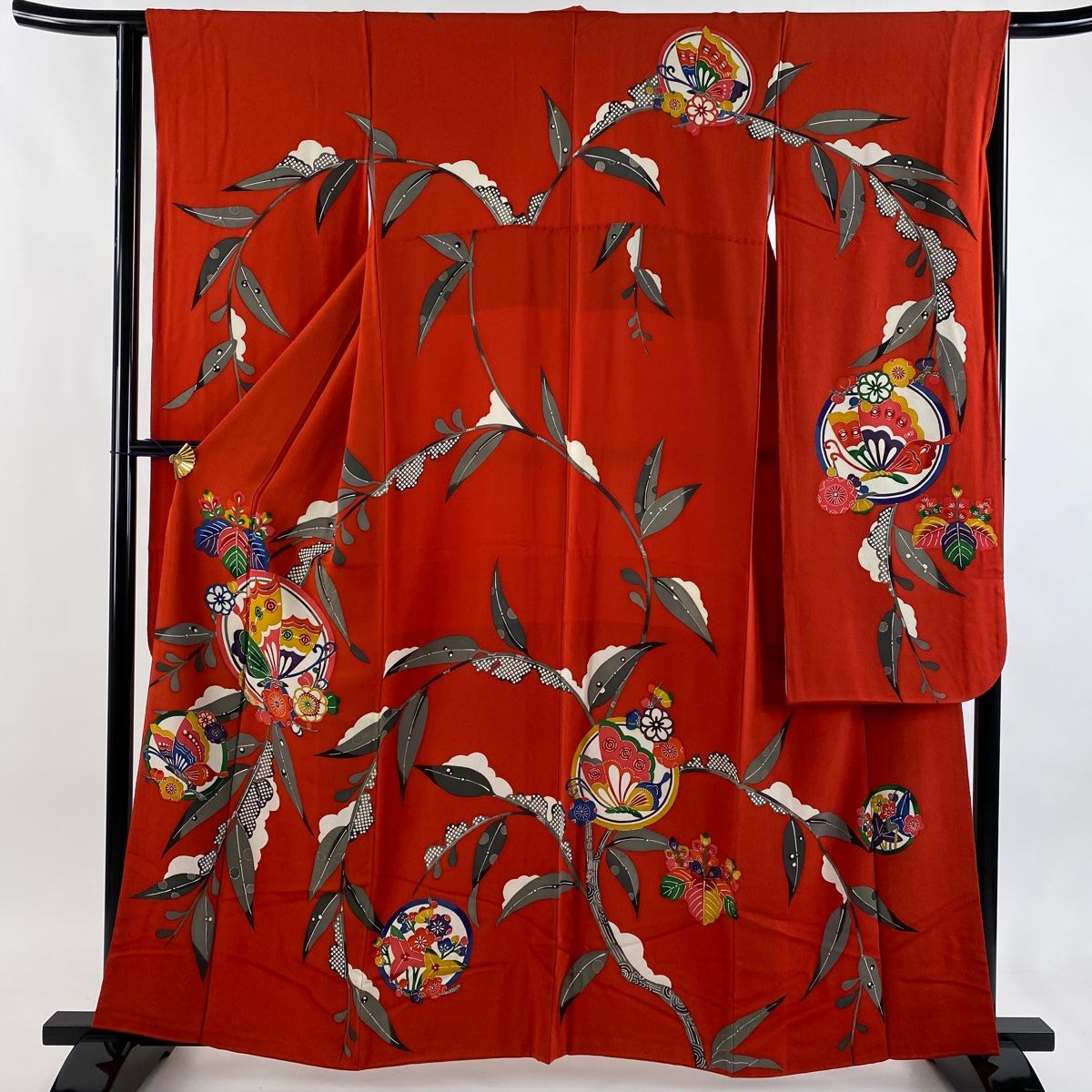 振袖 身丈158 5 cm 裄丈64 M 袷 落款 蝶 梅 縮緬 赤 正絹 秀品