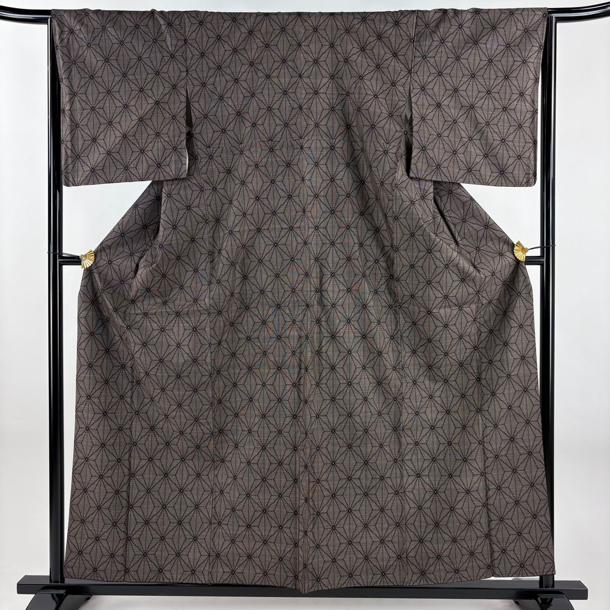 紬 身丈158 5 cm 裄丈65 M 袷 麻の葉 焦茶色 正絹 秀品