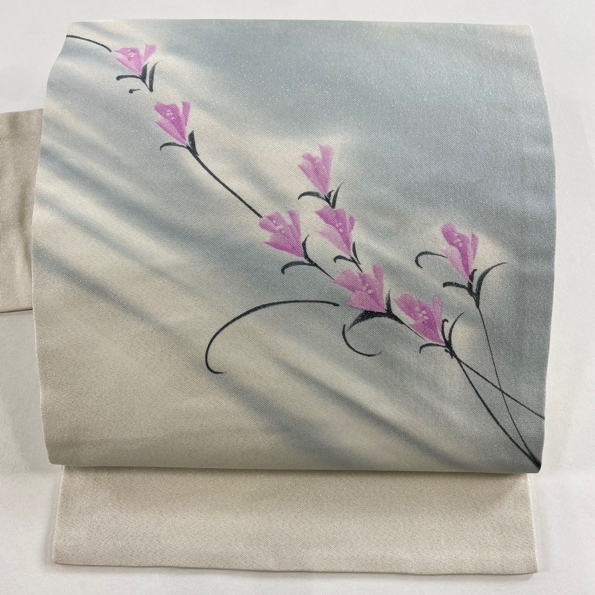 名古屋帯 秀品 斉藤三才 落款 草花 箔 クリーム 正絹