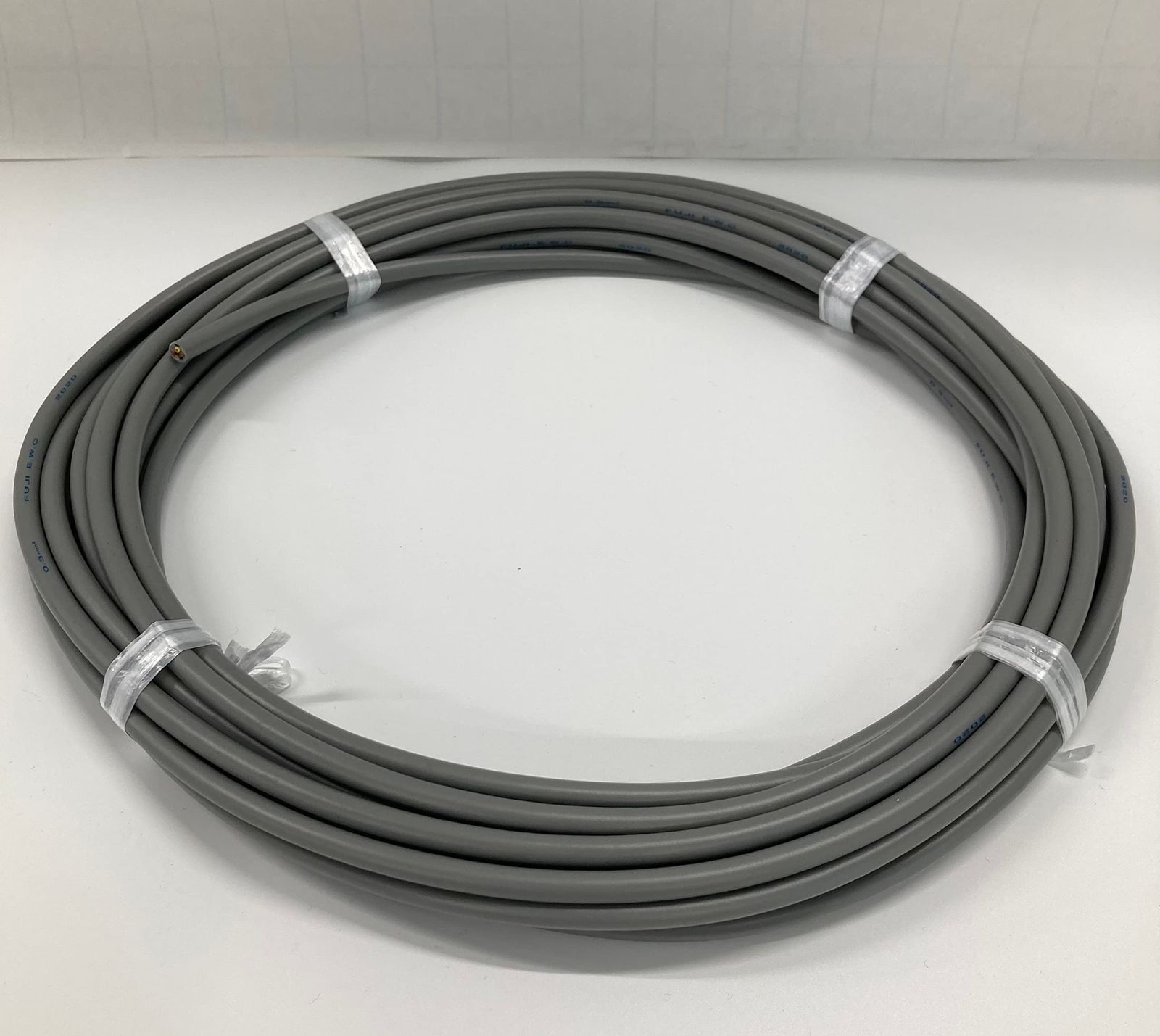 新品 VCT-F キャブタイヤ丸形コード 0.3SQX 2C 富士電線工業 20M 巻き