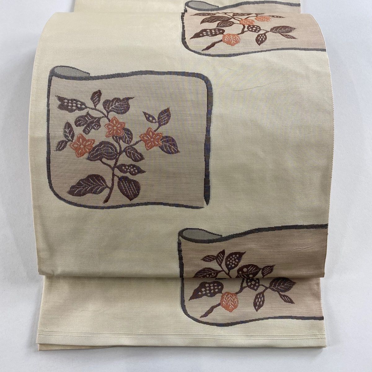 袋帯 秀品 木屋太 落款 関西仕立て 枝花 色紙 ベージュ 六通 正絹