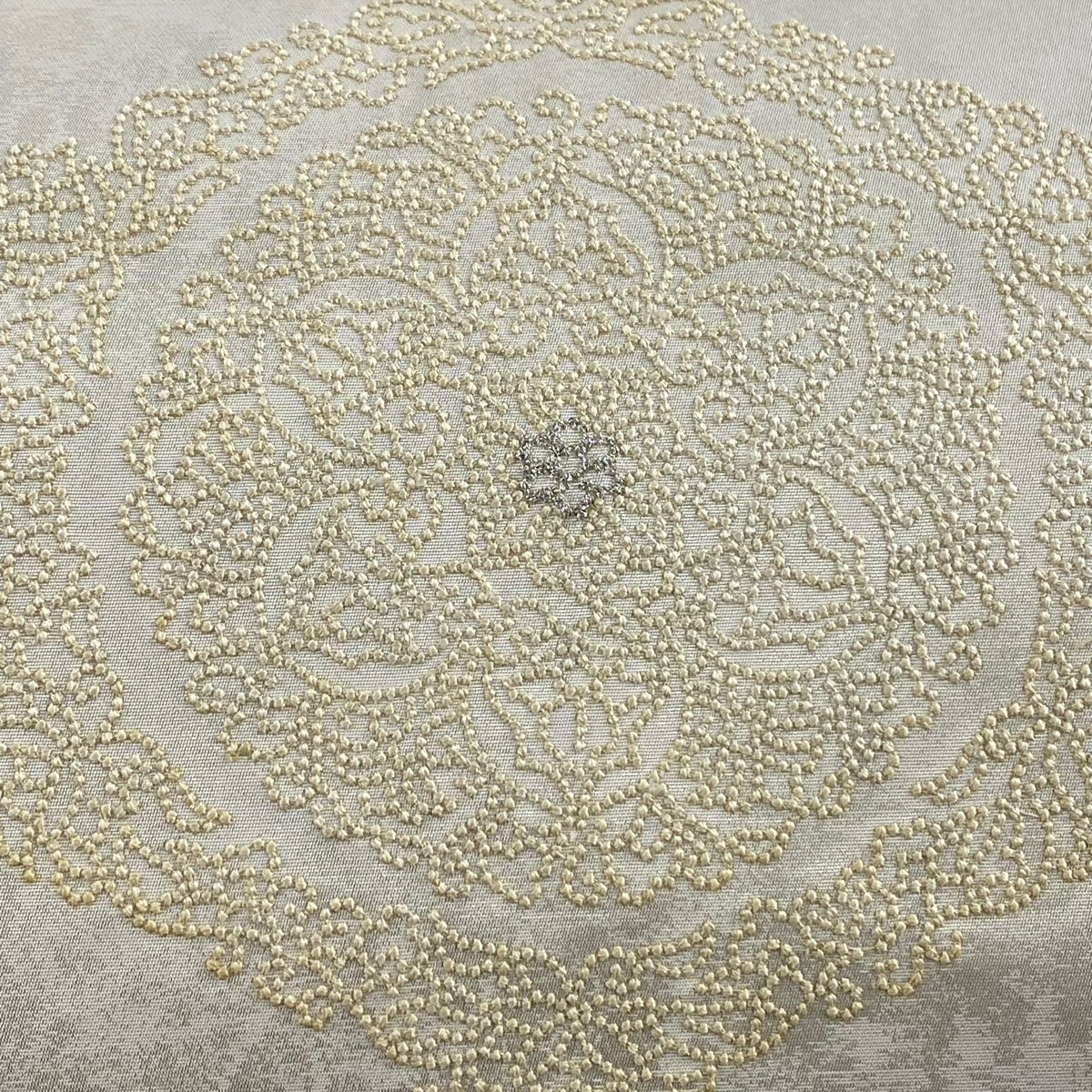 名古屋帯 秀品 亀甲華文 刺繍 箔 クリーム 正絹