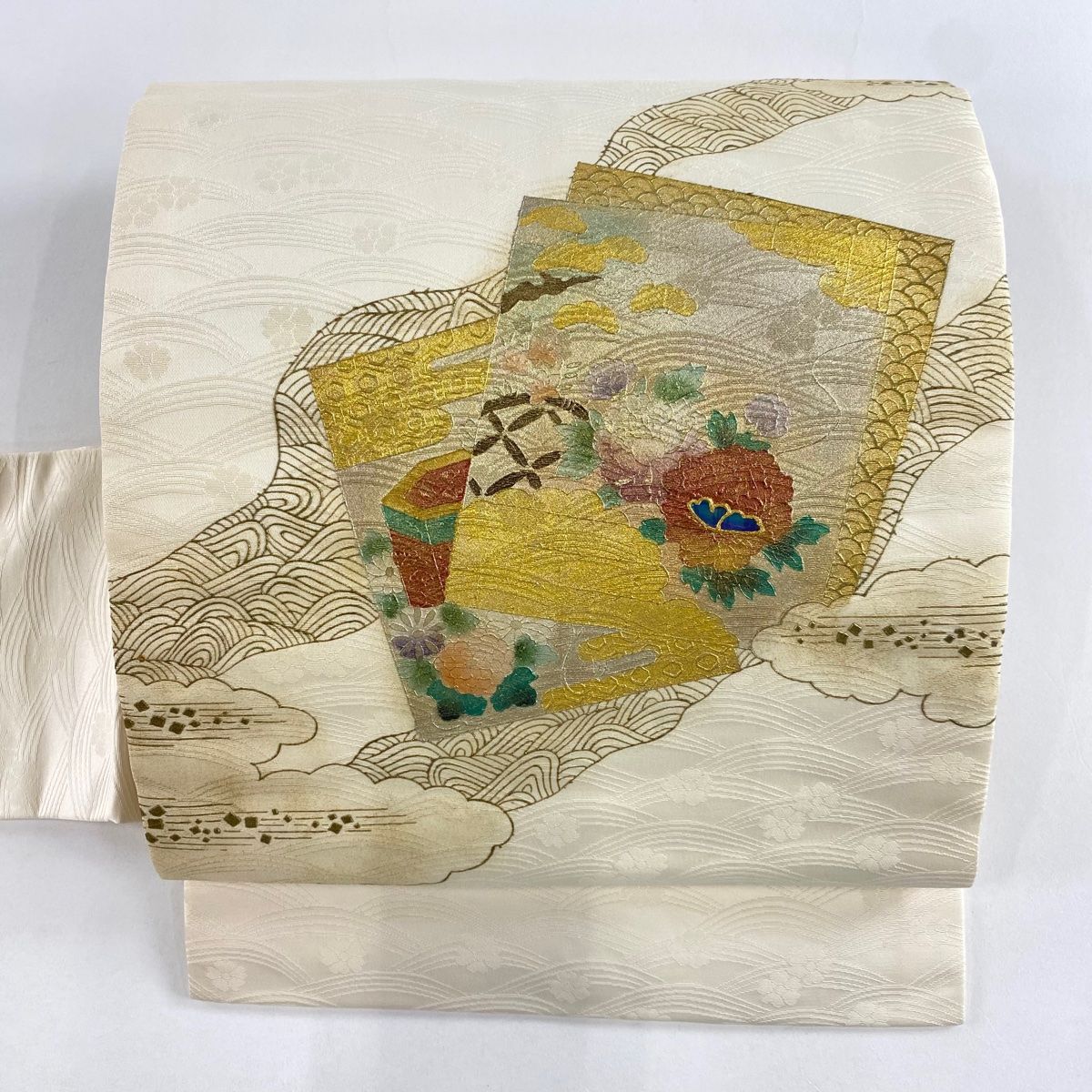 名古屋帯 秀品 色紙 草花 金彩 螺鈿 クリーム 正絹