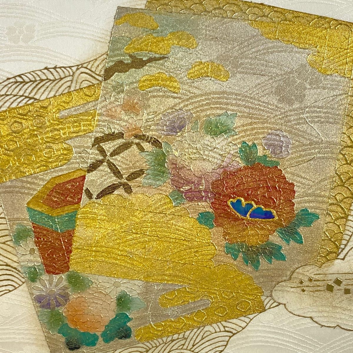 名古屋帯 秀品 色紙 草花 金彩 螺鈿 クリーム 正絹