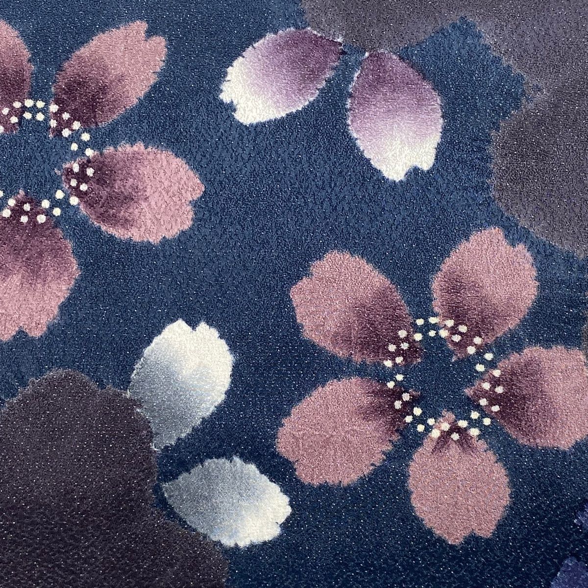 袋帯 秀品 桜 花びら 銀通し 紺色 お太鼓柄 正絹