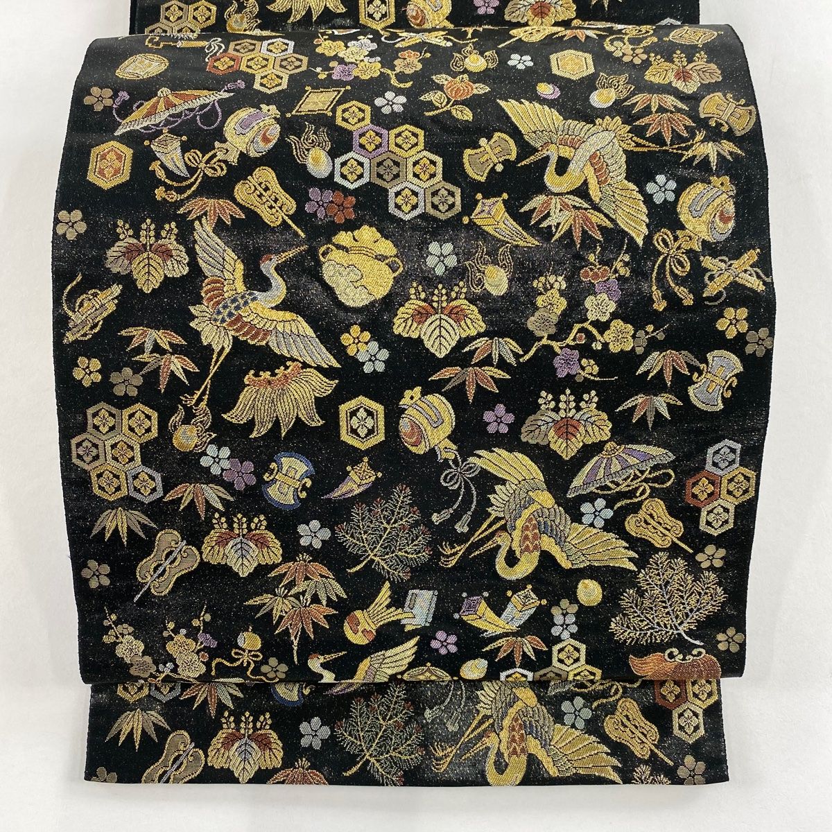 袋帯 秀品 瑞祥宝尽くし文 金糸 箔 黒 六通 正絹