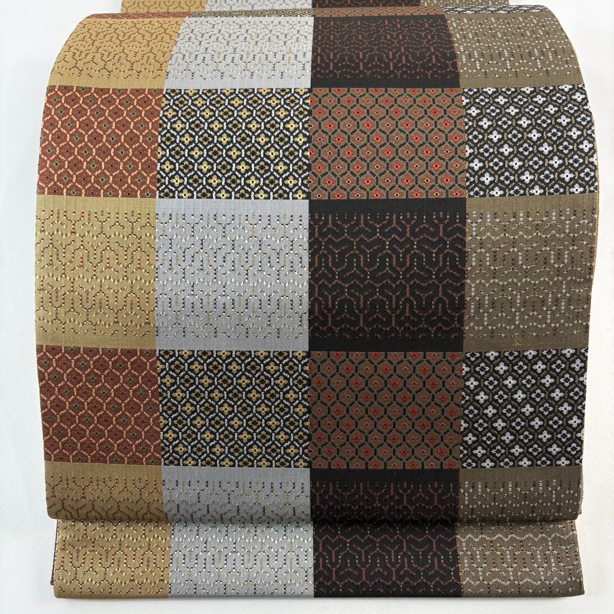 袋帯 秀品 毘沙門亀甲 花 黒 全通 正絹