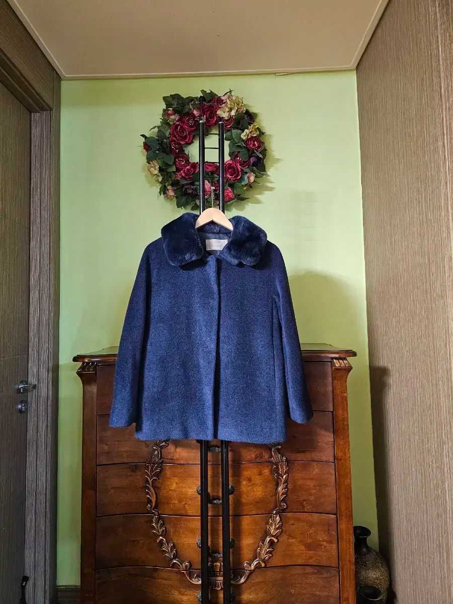 BCBG 天然ファー付きジャケット 2021年