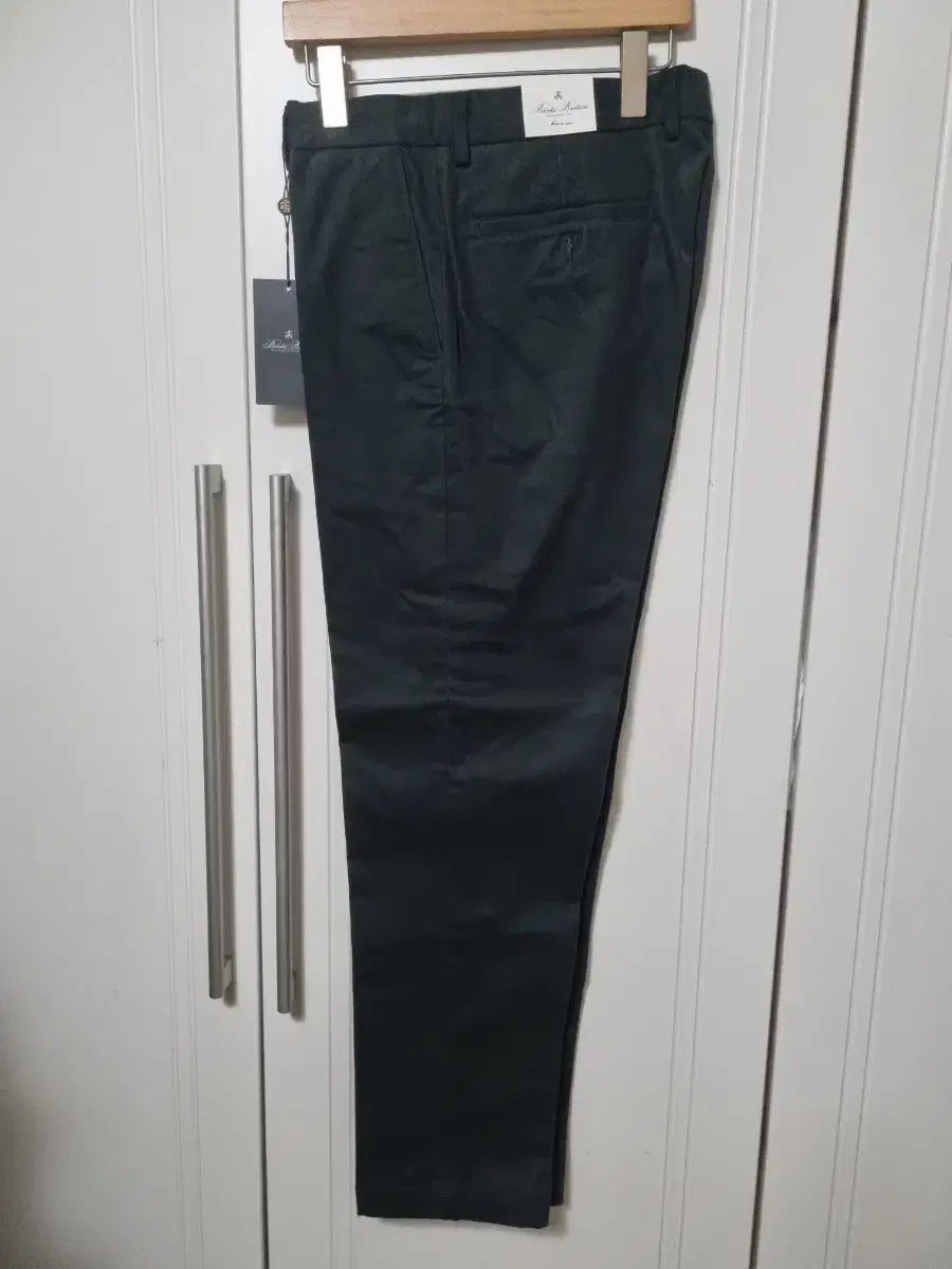 ブルックス ブラザーズ Brooks Brothers メンズ ズボン 新 商品です-