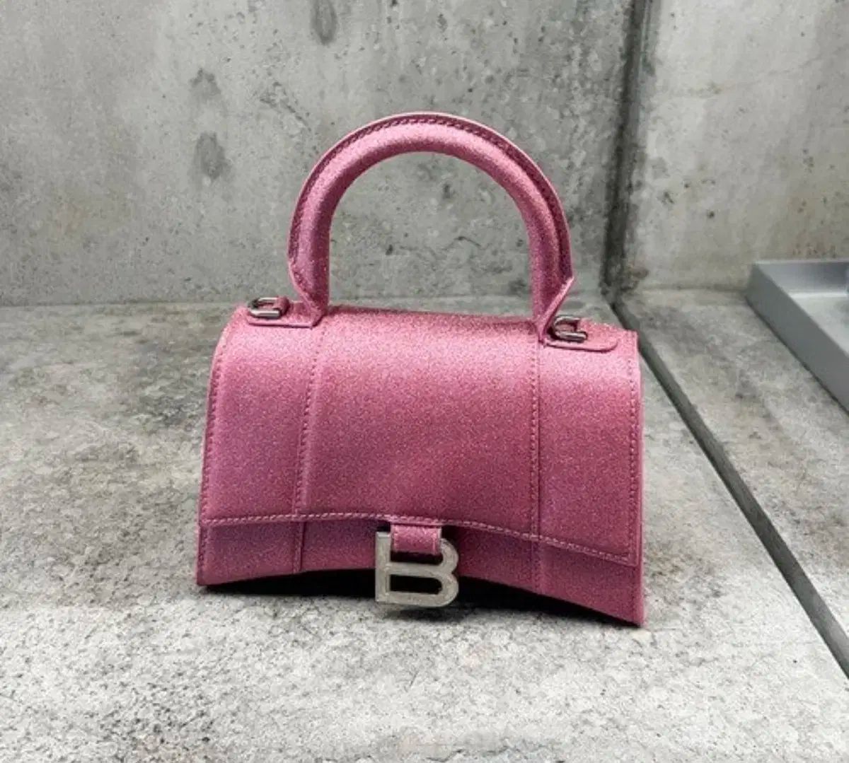 バレンシアガ アワーグラス グリッターピンク xs