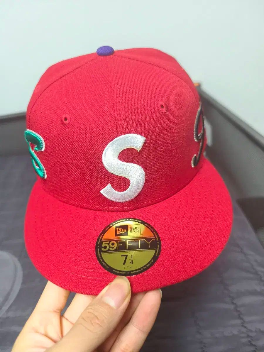 ニューエラ シュプリーム 7 1 4