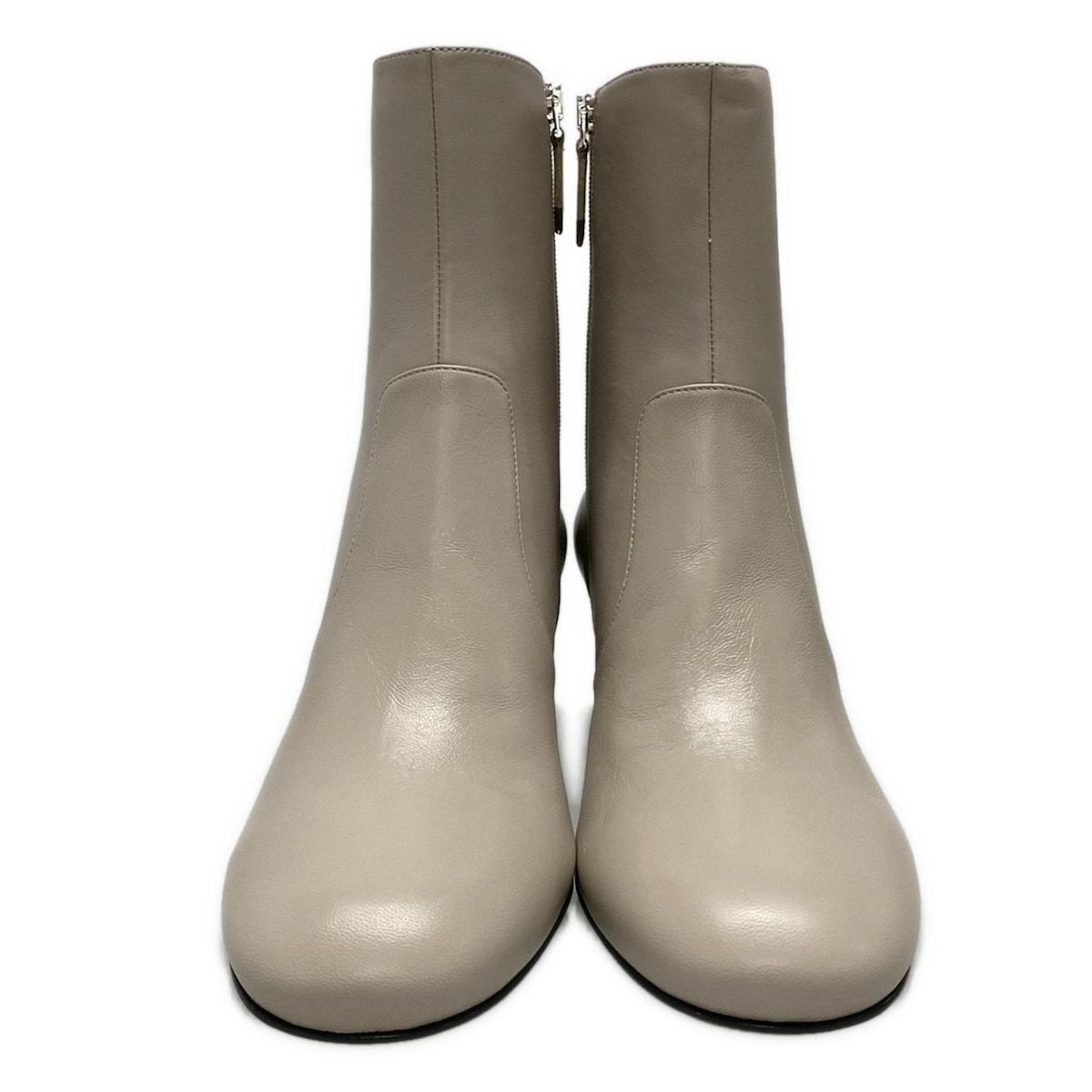 ベージュ レザー