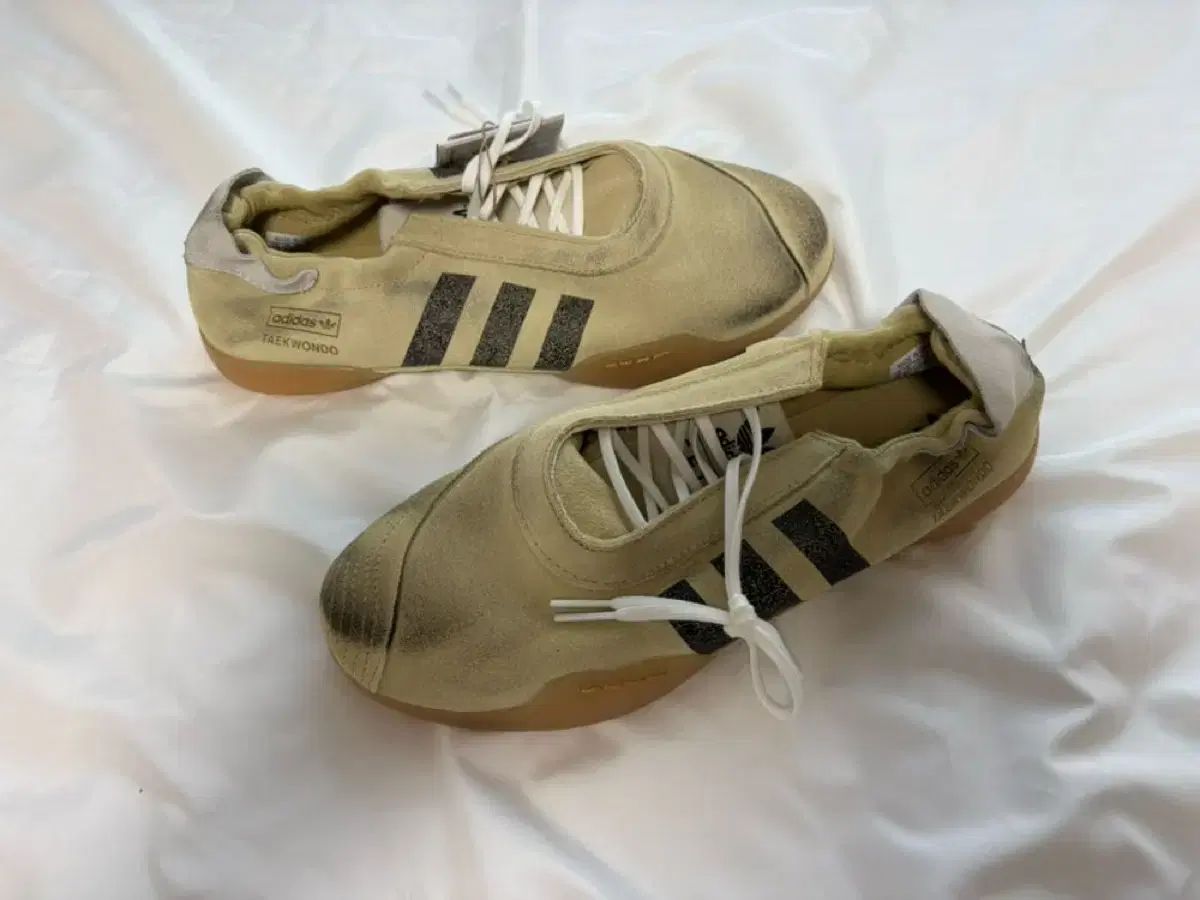 アディダス ソングフォーミュート 235 クリーム