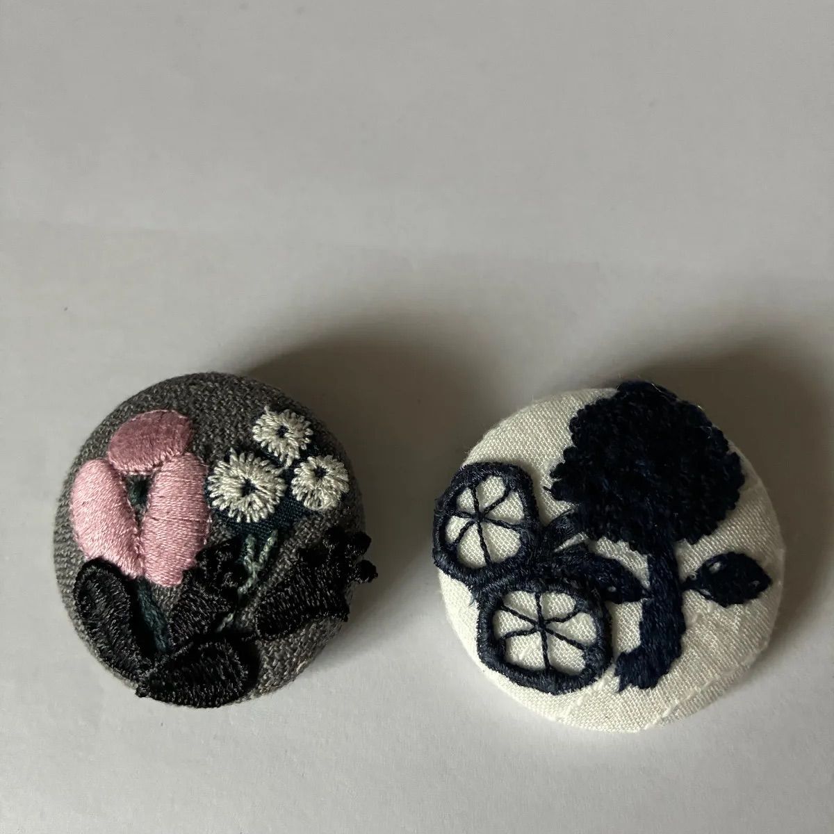 商談中①-70ハンドメイド ブローチアクセサリー ミナペルホネン生地使用 布小物 商談中①-70ハンドメイド ブローチアクセサリー ミナペルホネン生地