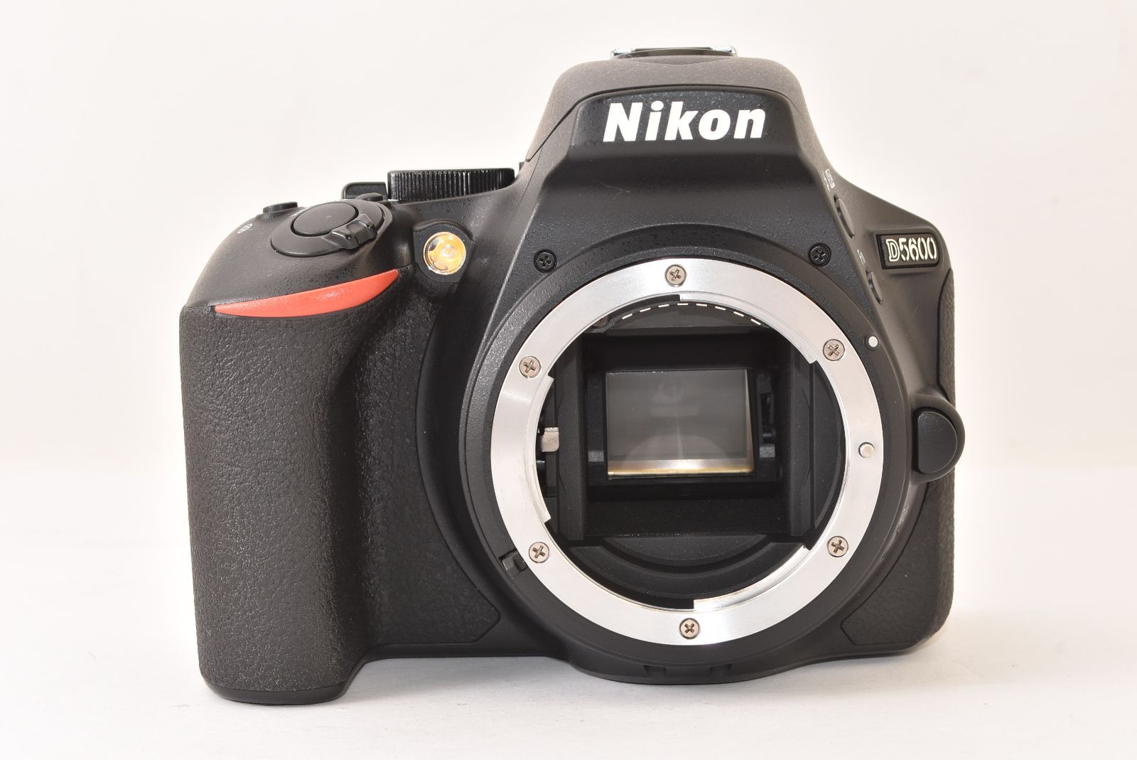 Nikon ニコン D5600 18-55mm F3.5-5.6G VR レンズキット ショット数4723回 2511576