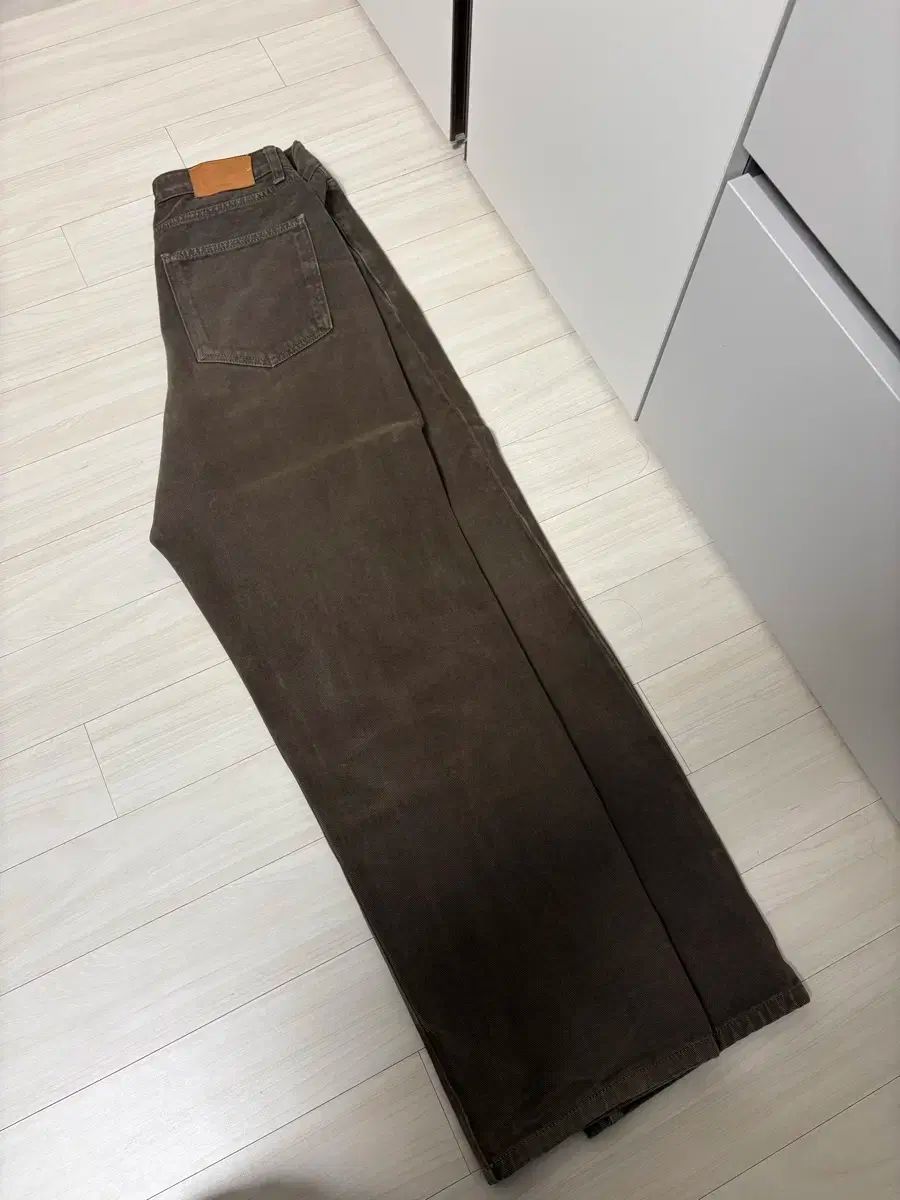 マイライブラリー ガーメント ダイ ダイド ブラッシュド パンツ ブラウン