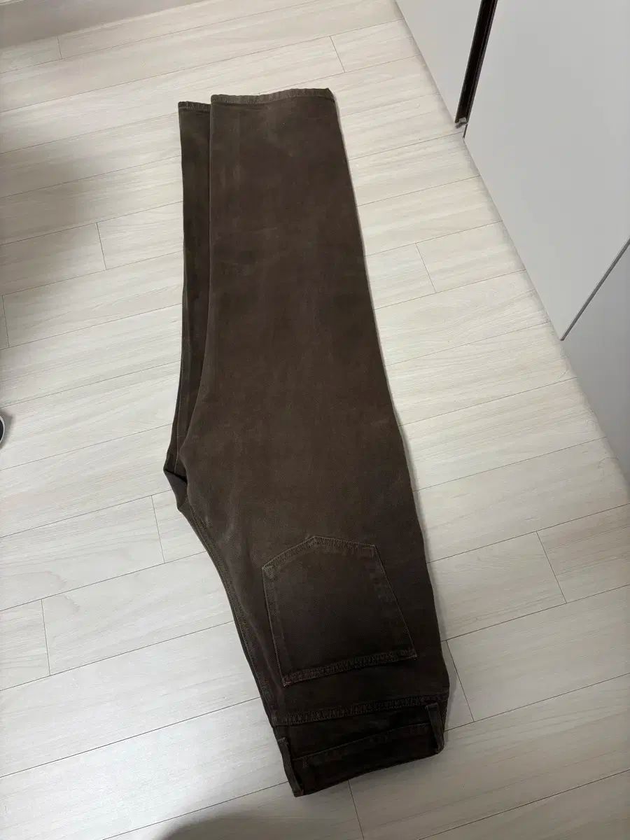 マイライブラリー ガーメント ダイ ダイド ブラッシュド パンツ ブラウン