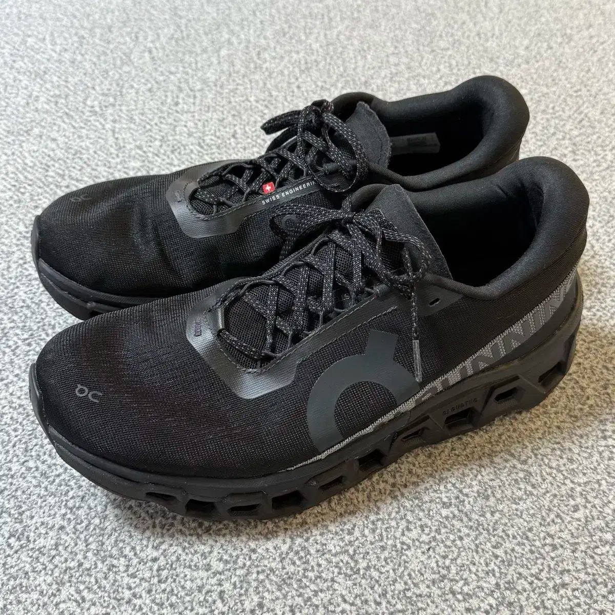 単ラウ クラウド MONSTER2 ランニングシューズ 280