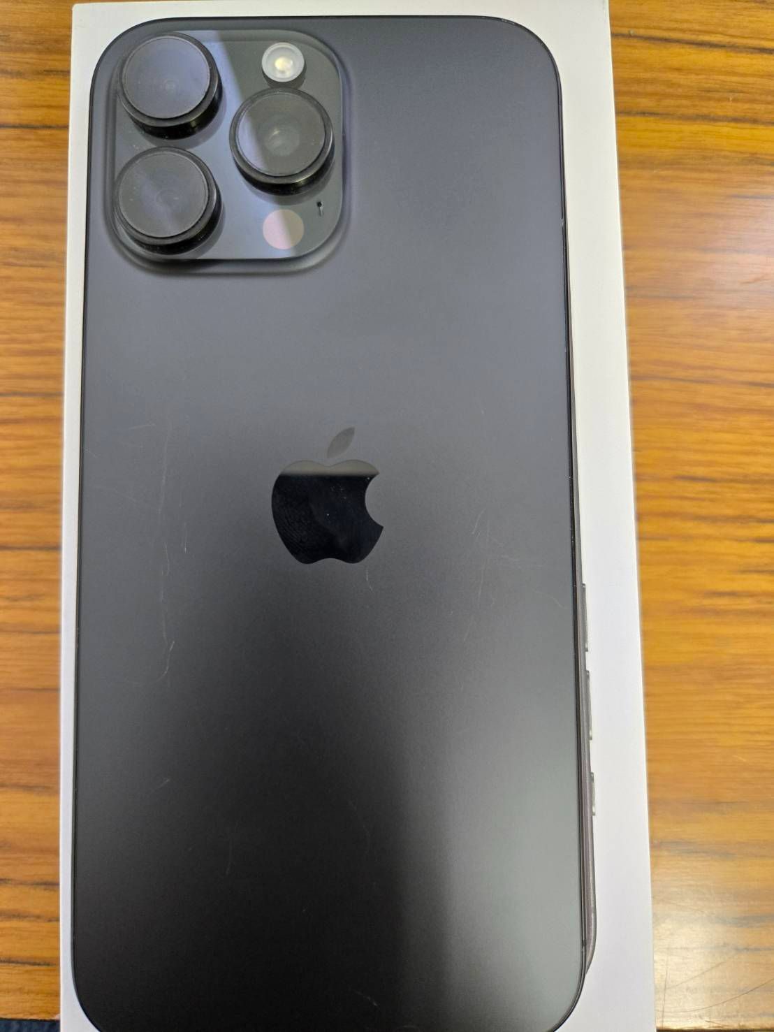 iPhone 16por 256g(ブラックチタニウム) Amazon.co.jp: Apple iPhone 16 Pro (256 GB) - ブラックチタニウム