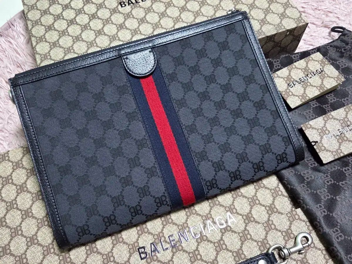 バレンシアガ x グッチ ハッカープロジェクト クラッチバッグ