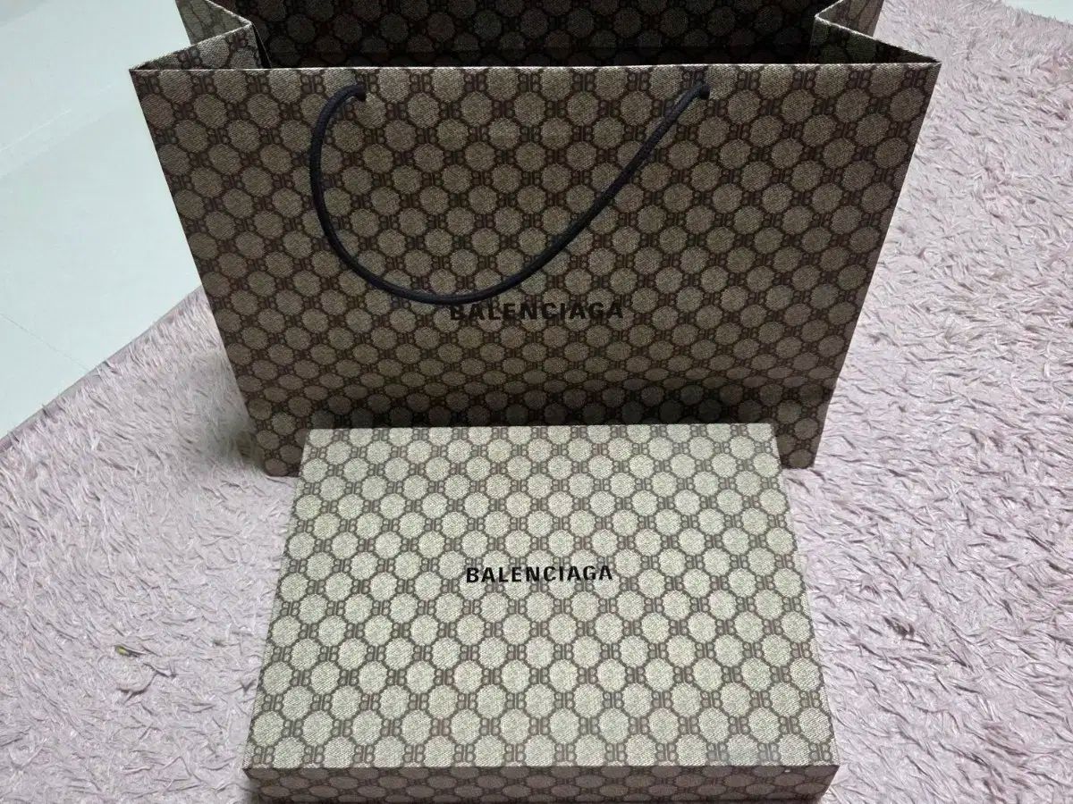  バレンシアガ x グッチ ハッカープロジェクト クラッチバッグ クラッチバッグ バッグ