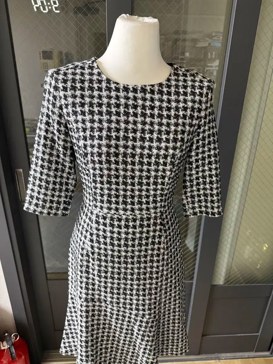  1104ライナー SUPER LYNNちゃん 格子 ブラック＆ホワイト ONE PIECE 長袖 七分袖 ひざ丈ワンピース