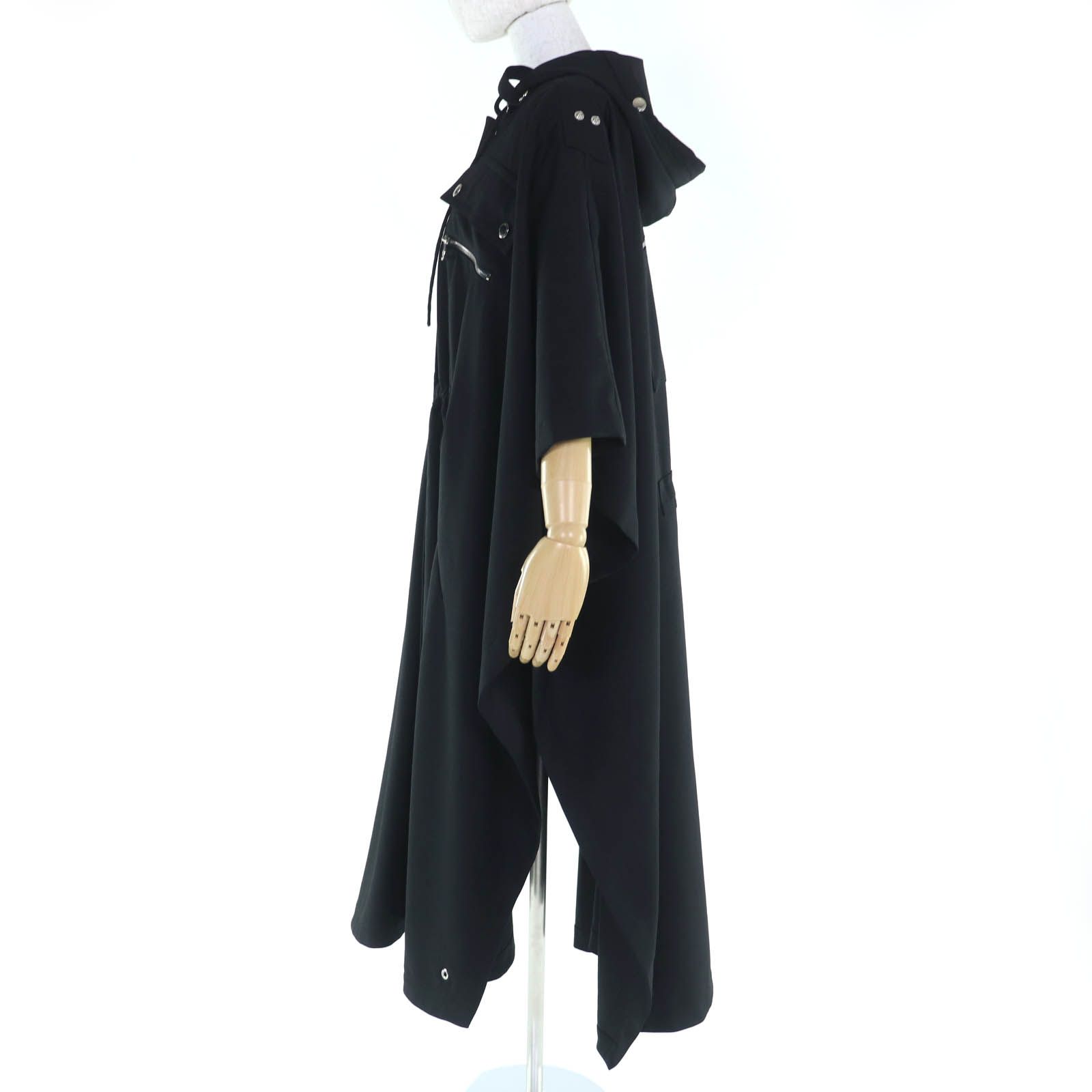 Chloe クロエ CHC18WMA11067 バージンウール100% ロゴボタン フード付 大判 ポンチョ ケープ コート ブラック 34 レディース