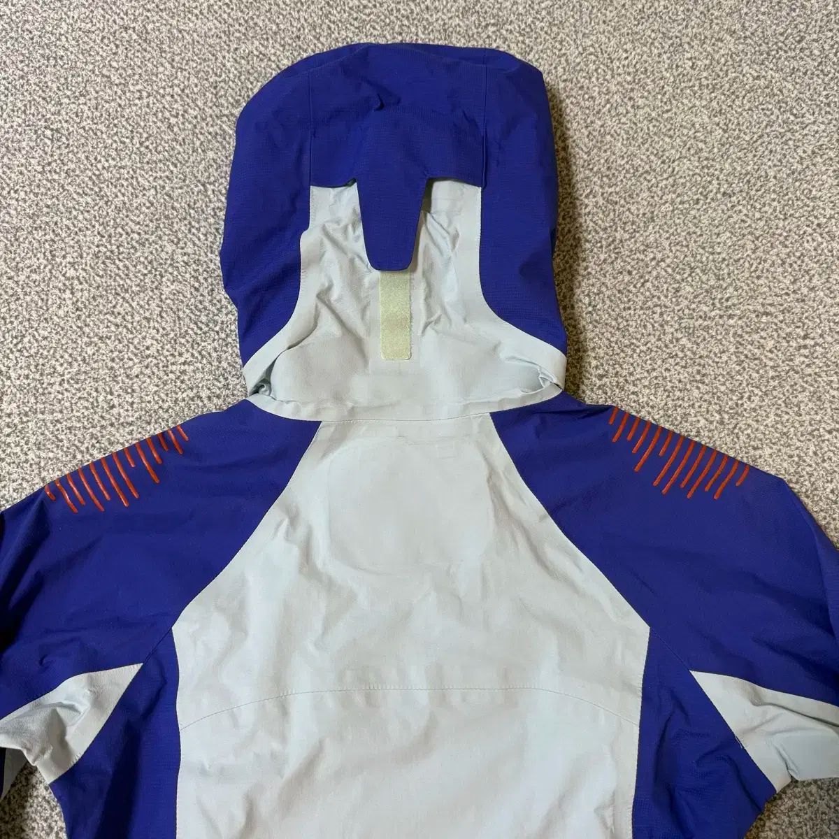 コロンビア オムニ ドライ GORE-TEX ウィンドブレーカー OLIVEOS_COM_TR