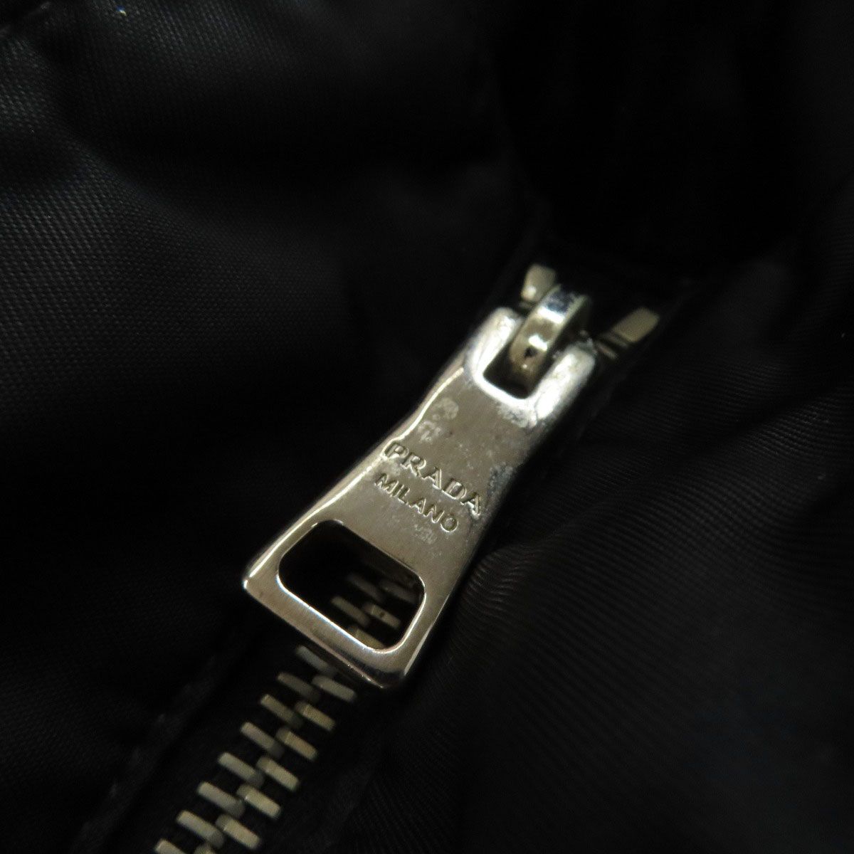 ロゴ金具 チェーンショルダー