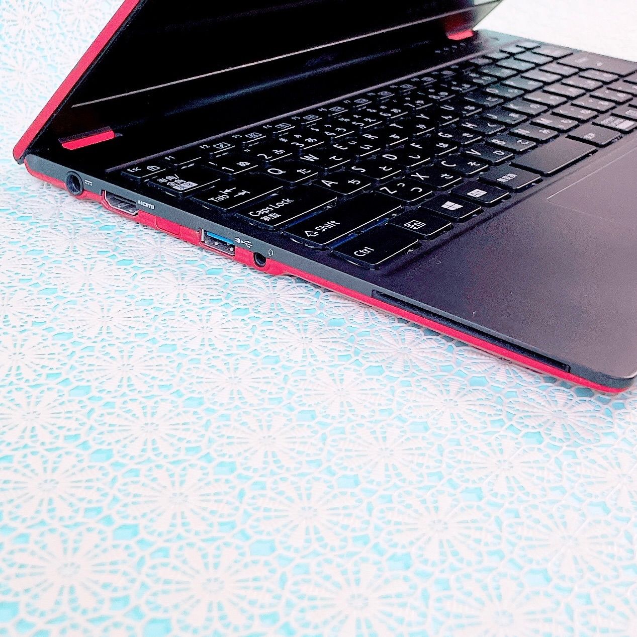 SSD搭載で快適✨かわいい赤❣Win11薄型カメラ付きノートパソコン 仕事や趣味 SSD搭載で快適✨かわいい赤❣薄型カメラ付きノートパソコン Win11仕事