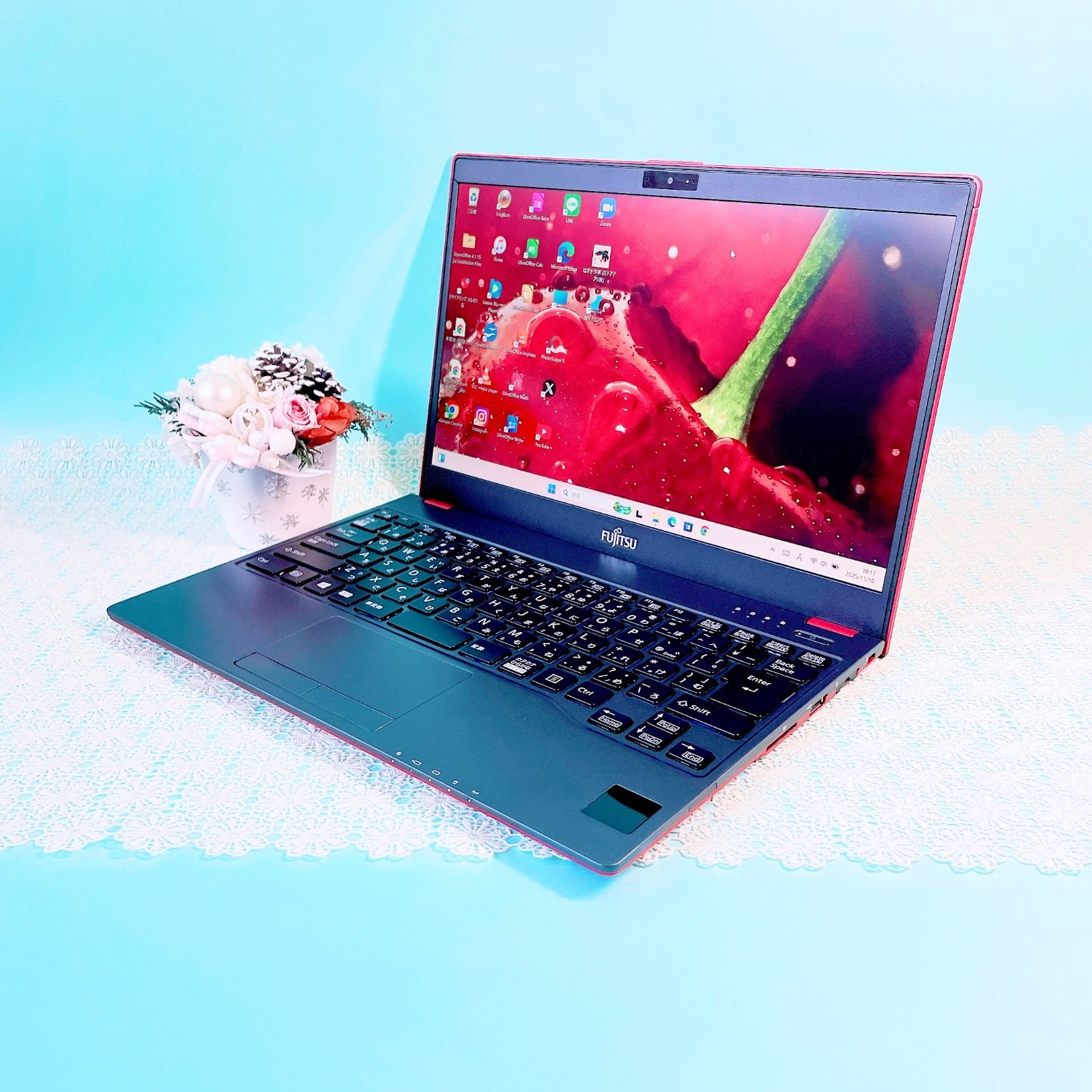 たっぷり大容量❣️薄型ノートパソコン✨️綺麗なレッド✨️カメラ付き！初心者人気✨️事務に 小型軽量❣️薄型ノートパソコン！おしゃれレッド×ブラック✨️快適SSD