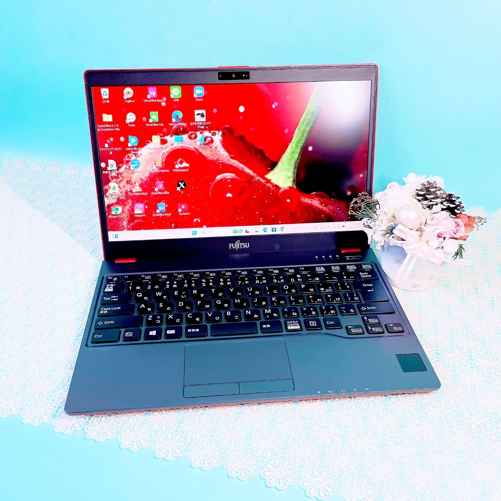 たっぷり大容量❣️薄型ノートパソコン✨️綺麗な赤✨️カメラ付き！初心者人気✨️事務作業 薄型❣️富士通✨大容量500GB❣️WEBカメラ✨赤ノートパソコン✨初心者