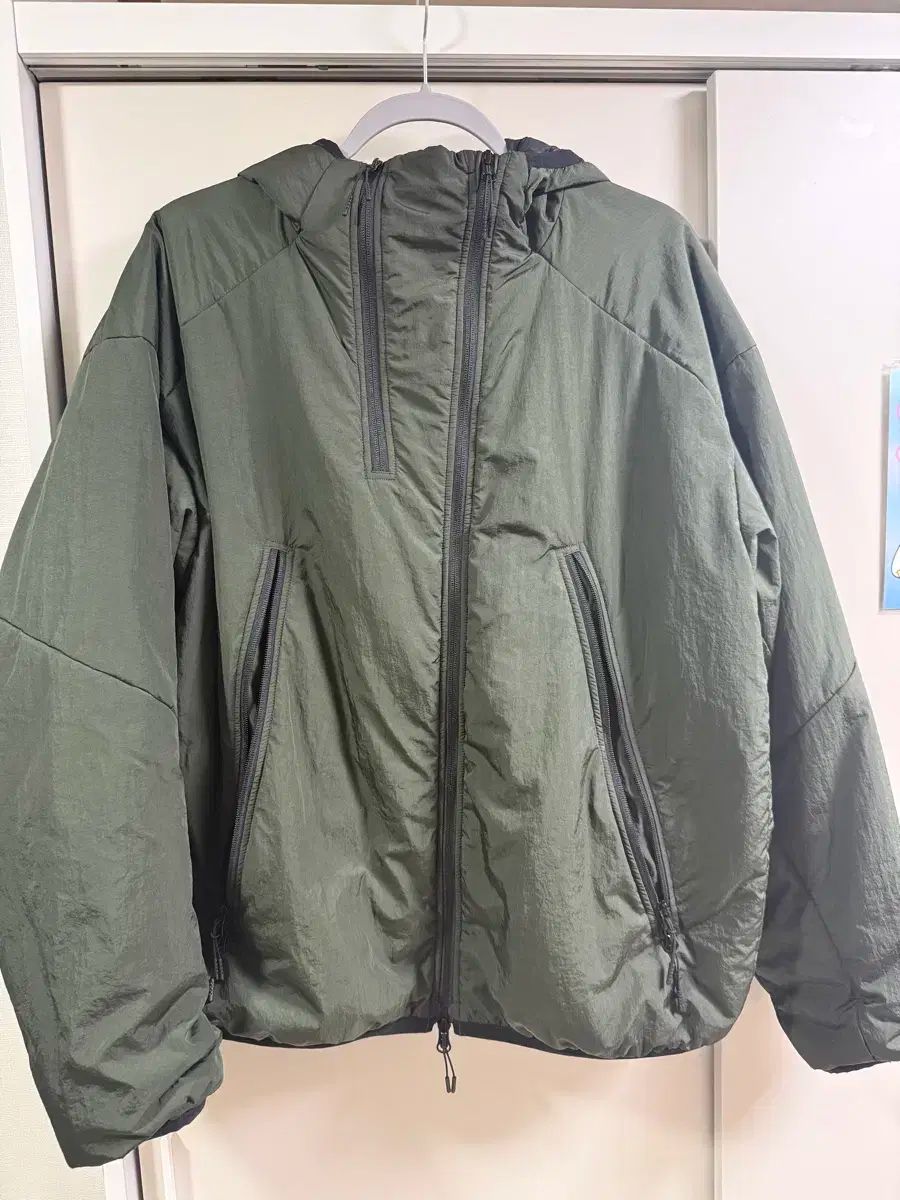 モイフ インセインガレージ インシュレーテッド パーカ カーキ