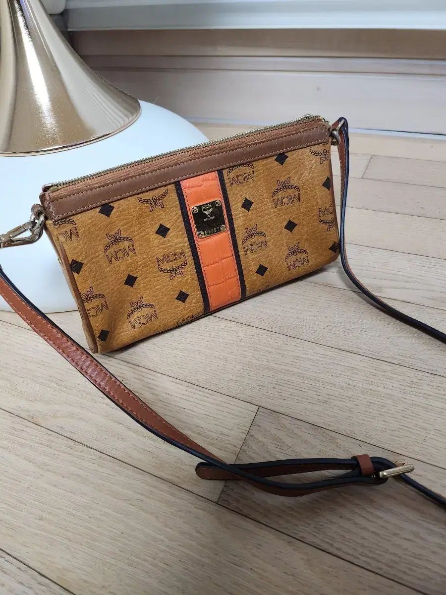 MCM ヴィセトス オレンジ ストライプ クロスバック