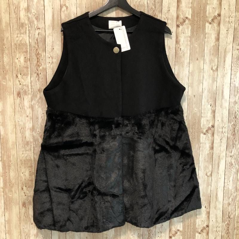 タ CARRIERE キャリール フェイクファードッキングペプラムジレ ブラック 3L