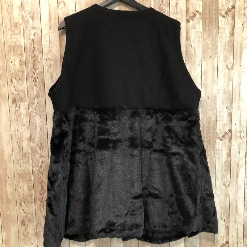 タ CARRIERE キャリール フェイクファードッキングペプラムジレ ブラック 3L