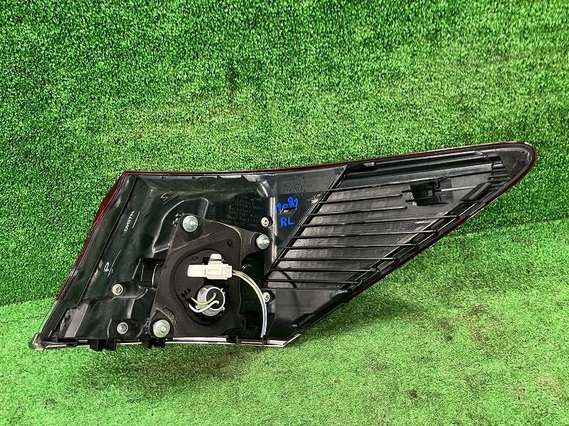 クラウン ロイヤル210系後期 右 テール 30-404 30-405 刻印P お得