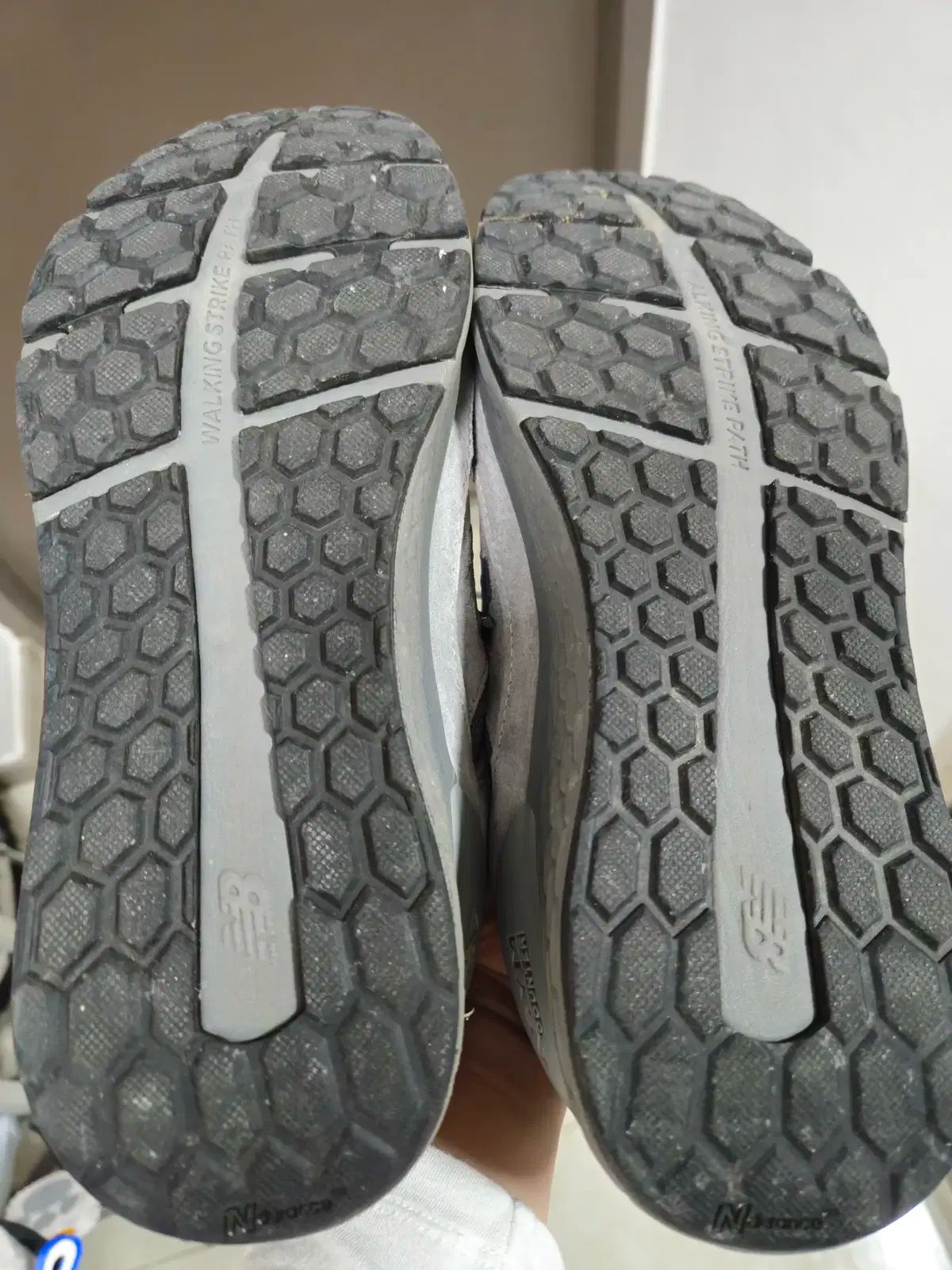 ニューバランス フレッシュフォーム 1880 260サイズ