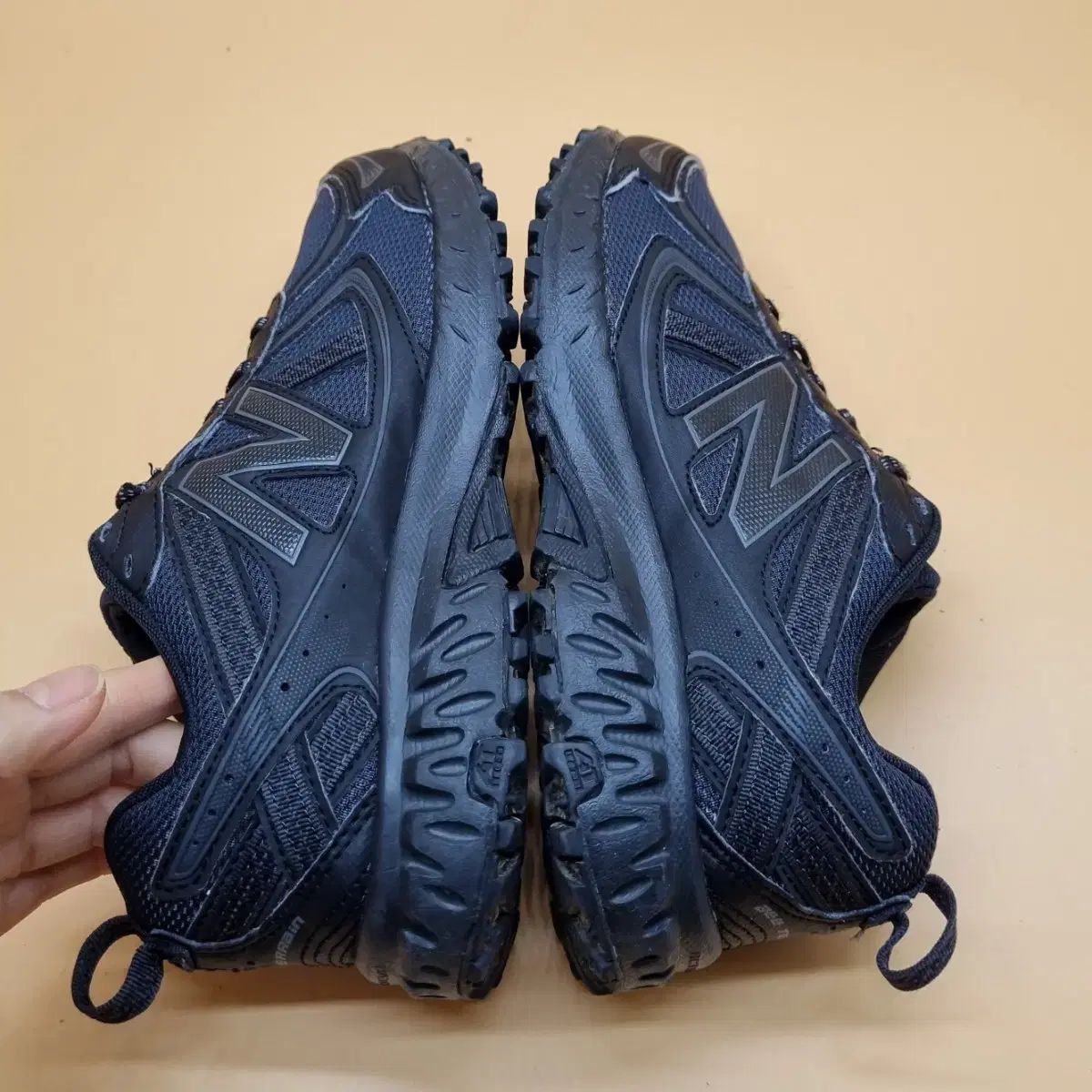 スニーカー 25センチ