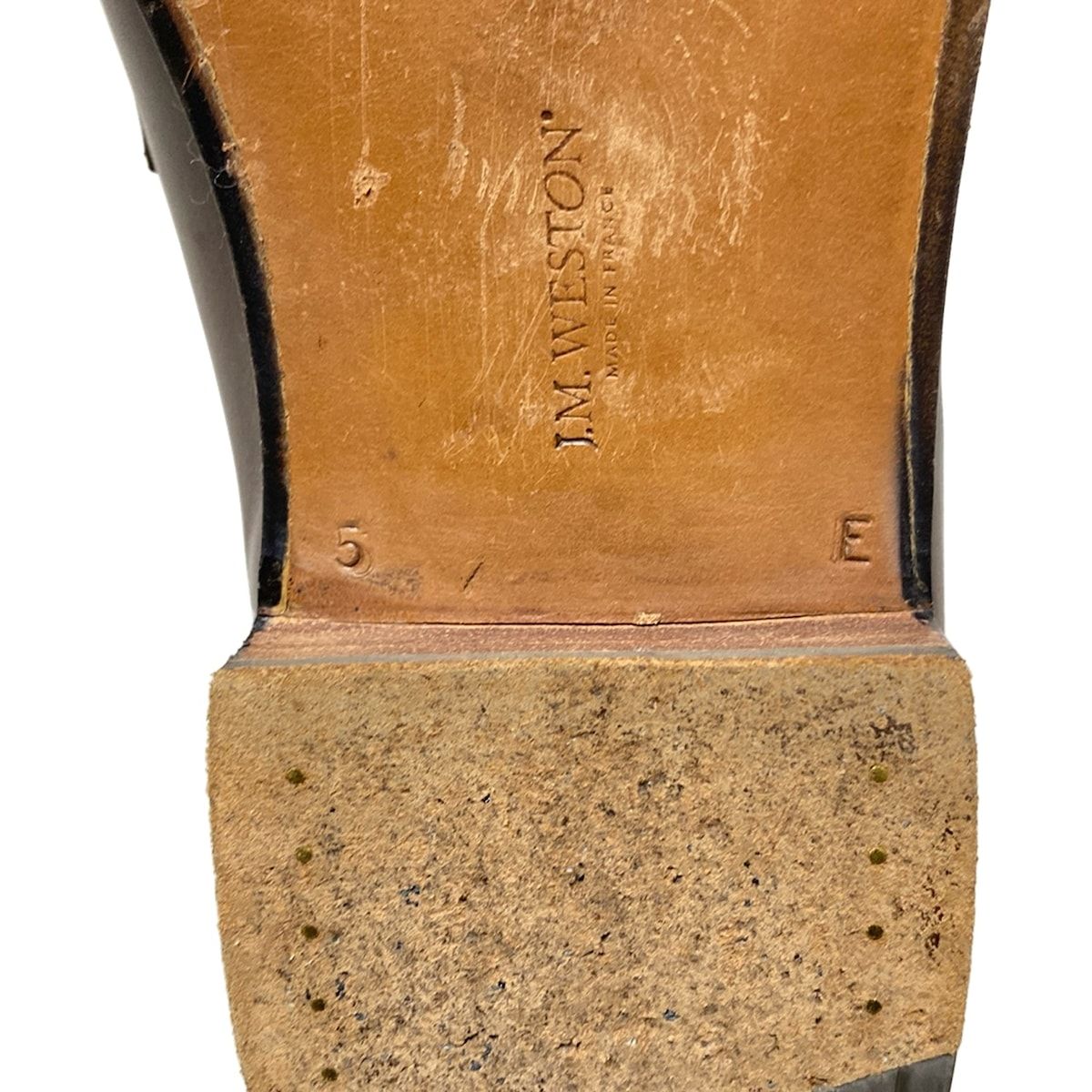 - ベージュ×ダークブラウン