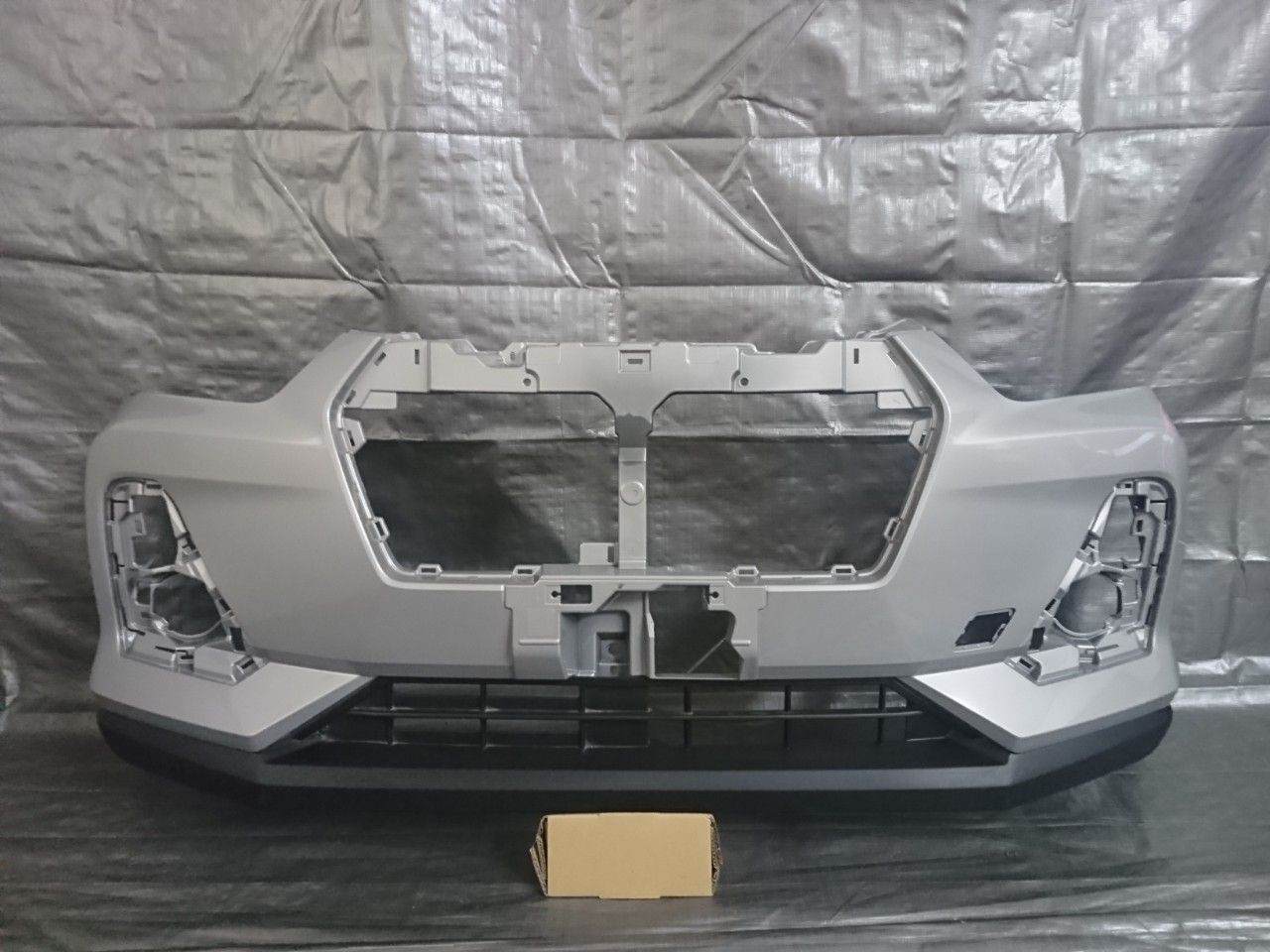 注文 A200S ロッキー フロントバンパー シルバー系(48513) A200S