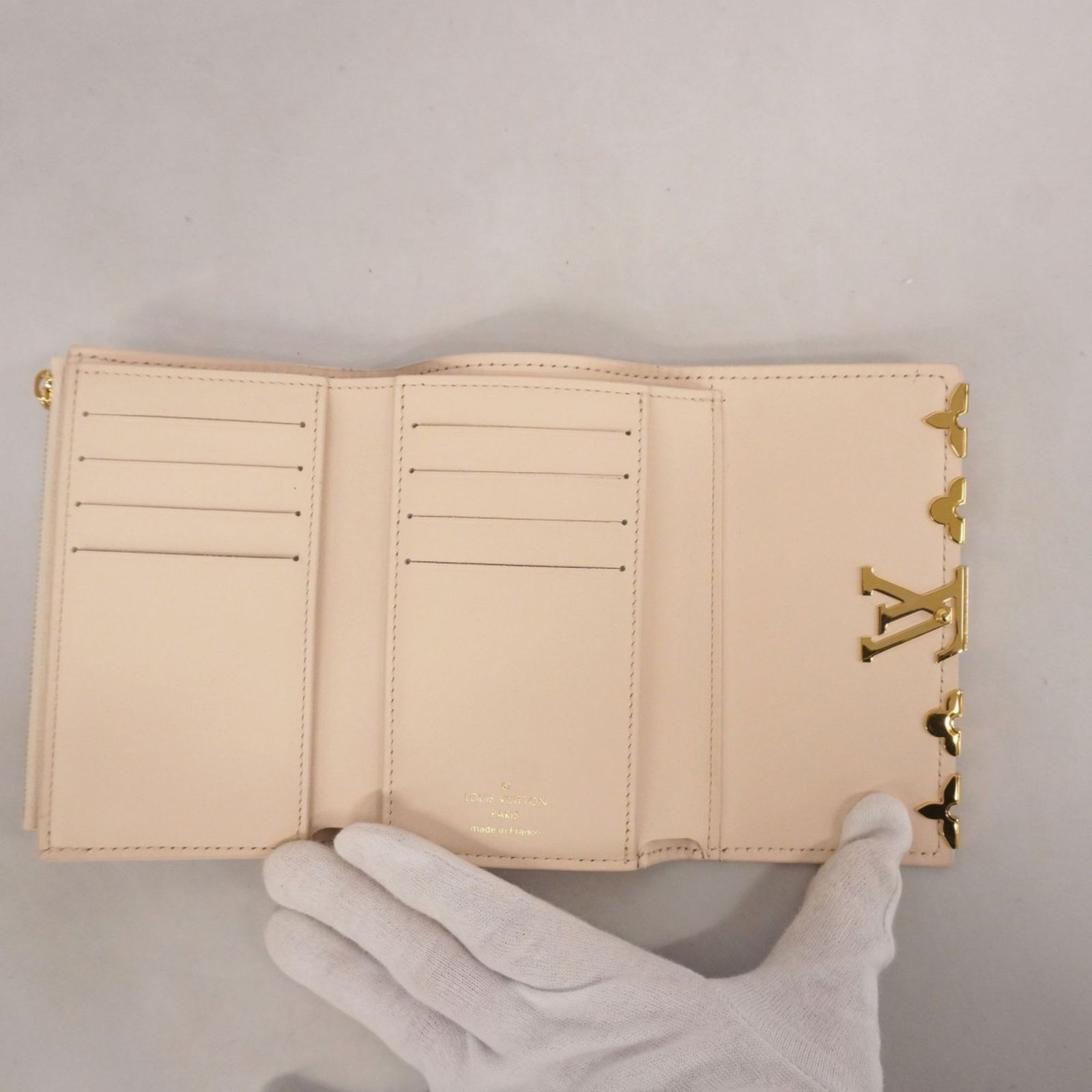 ポルトフォイユカプシーヌコンパクト