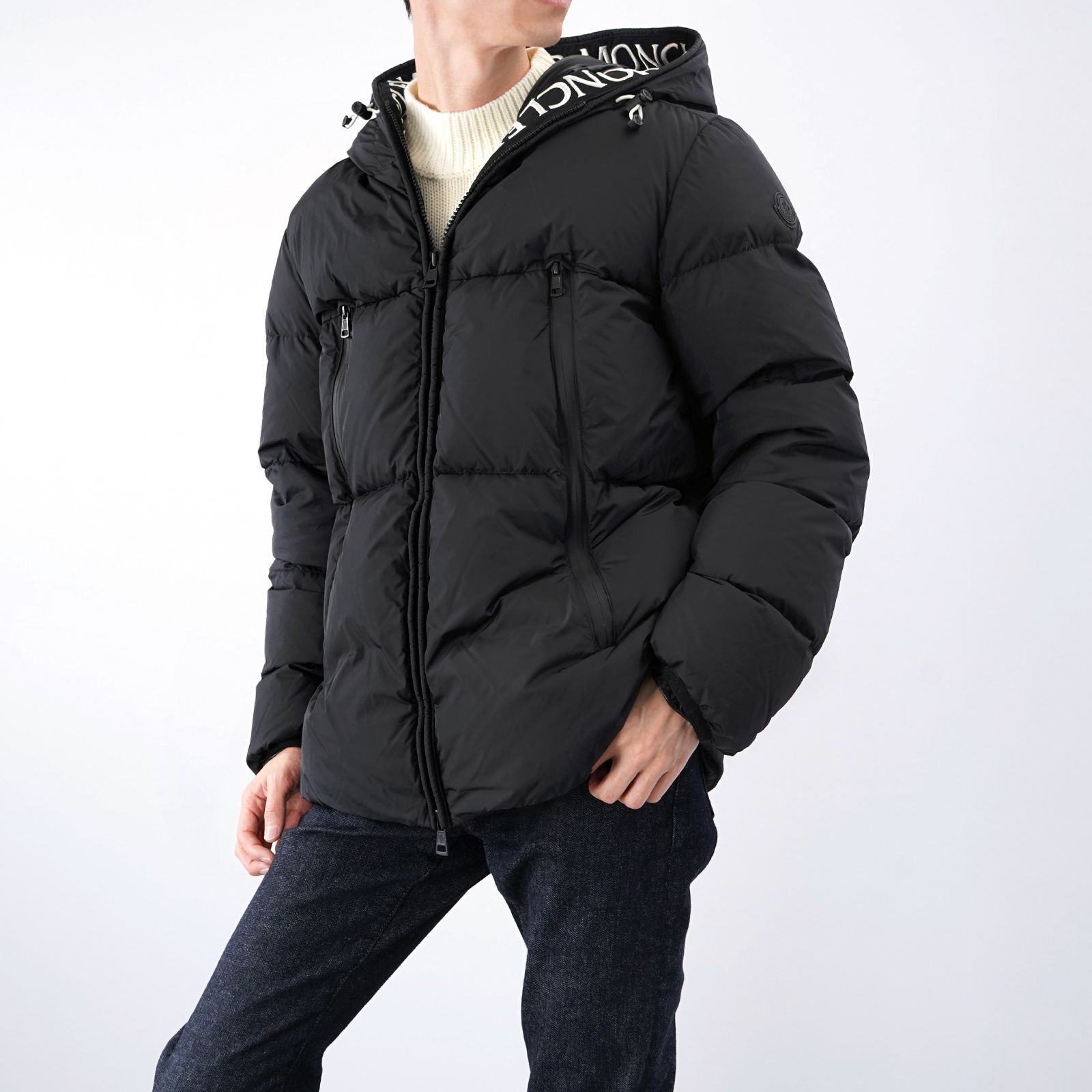 【超メルカリ市価格】Moncler Malban ダウンジャケット　00 売り切り価格MONCLER ブラック ダウンジャケット - メルカリ