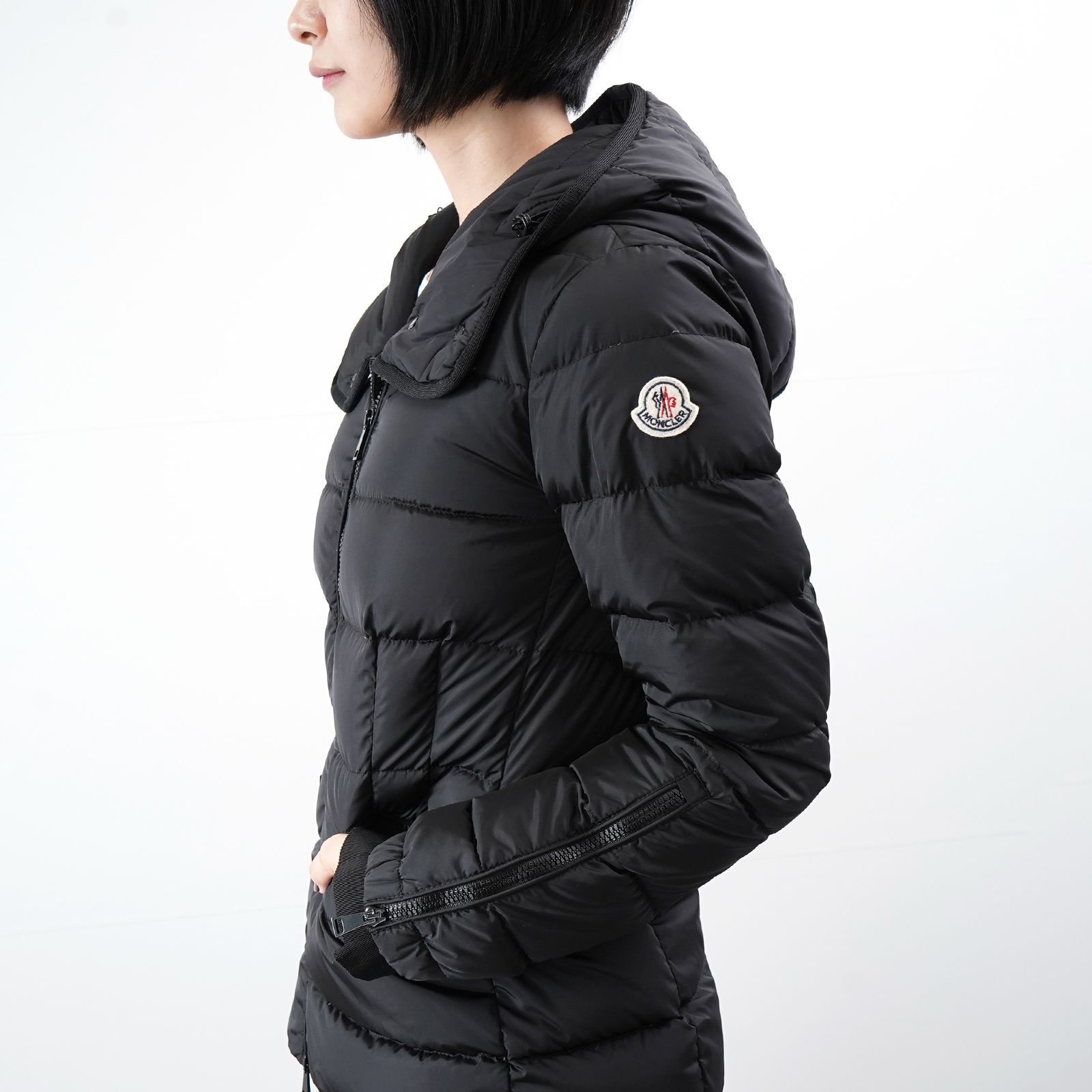 ジャケット・アウター MONCLER BETULA MONCLER（モンクレール）の「Moncler Betula Hooded Puffer Coat