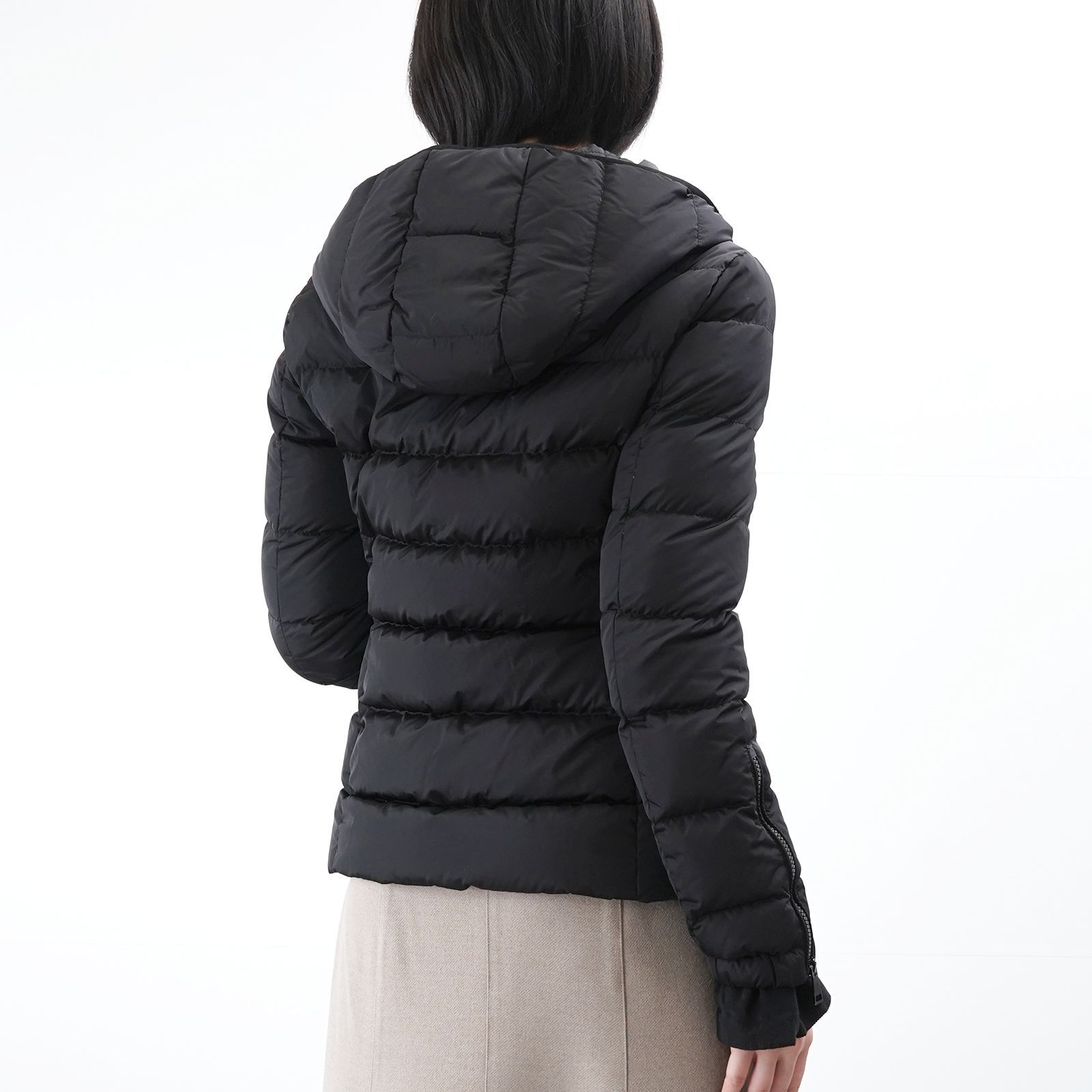 学生服 MONCLER モンクレール BETULA ダウンジャケット 4696605 54155 夢を叶える