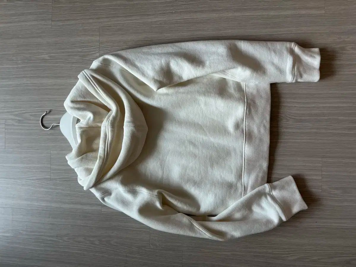 アイボリー フードジップアップ