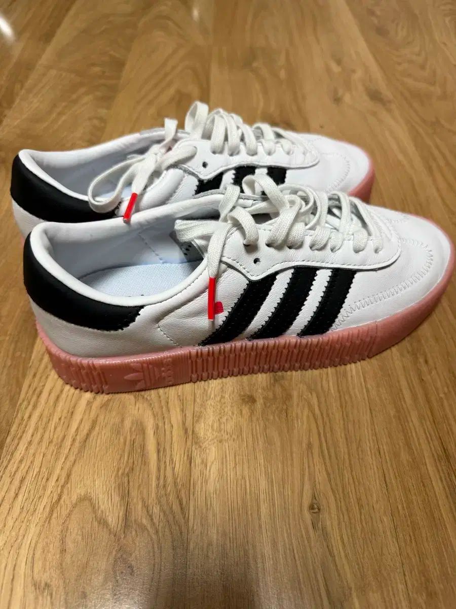 アディダス サンバローズ