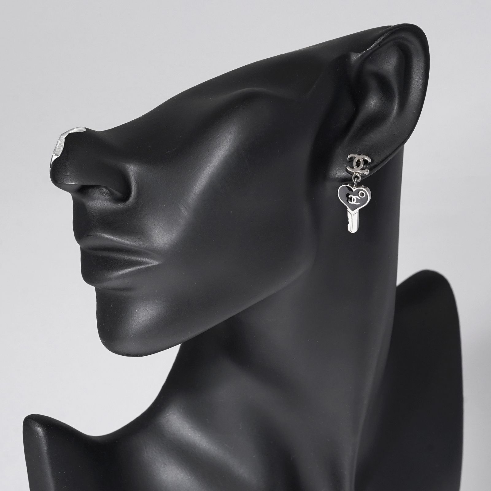 CHANEL シャネル ココマーク 鍵モチーフ ピアス